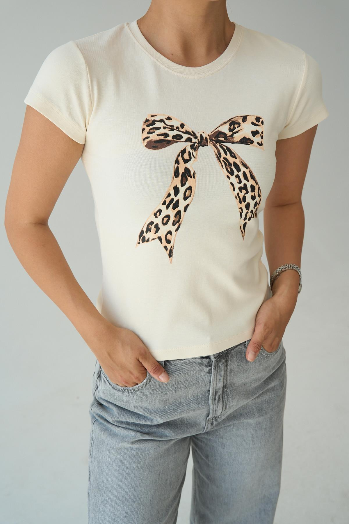 Kurdele Baskı T-Shirt - Ekru