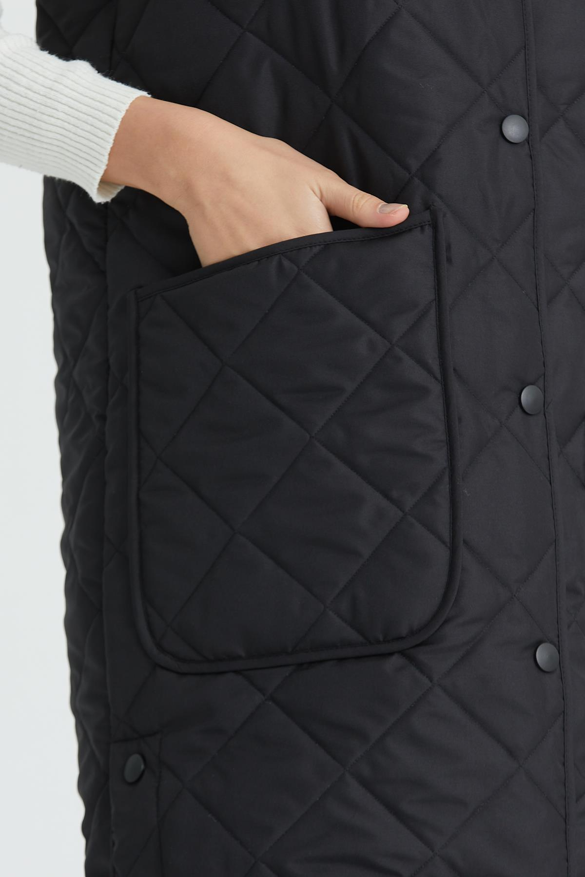 Siyah Oversize Uzun Kapitoneli Yelek 3003S