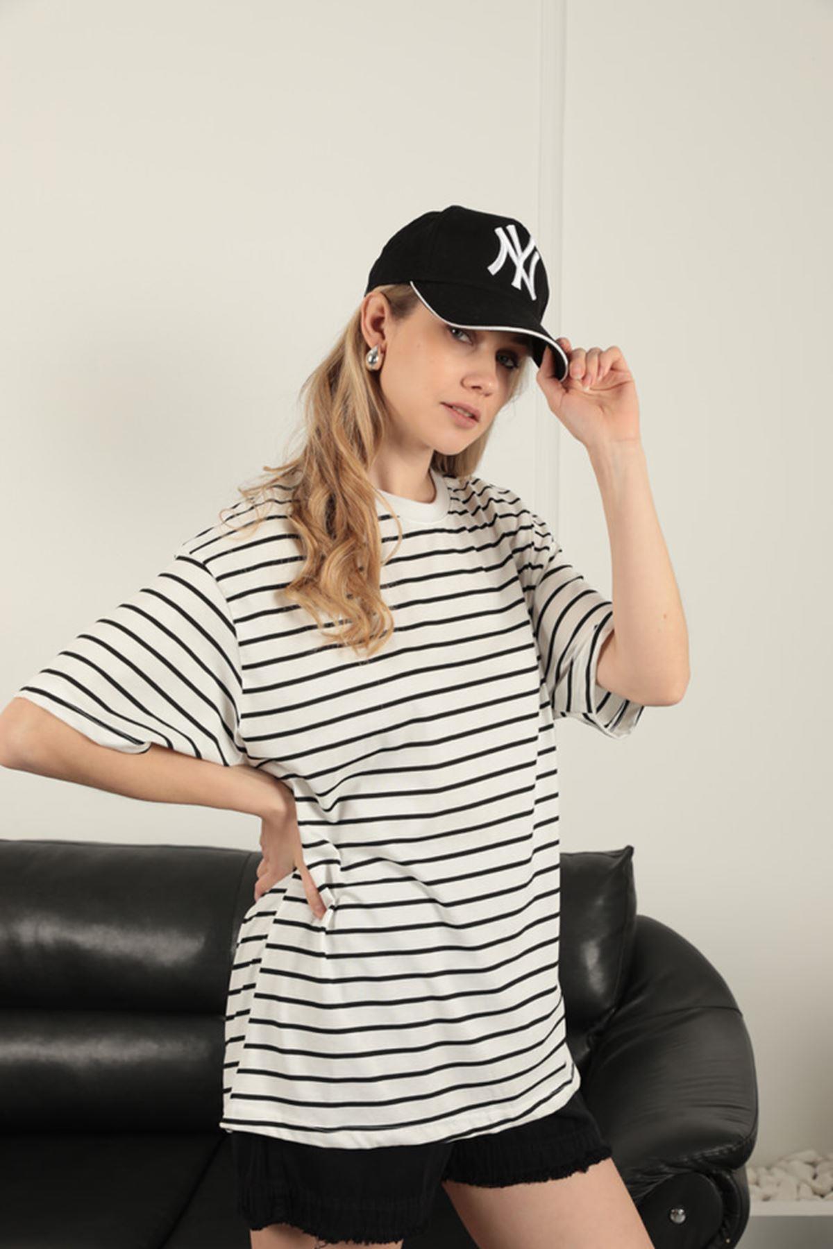 Striped Crew Neck T-Shirt-Black