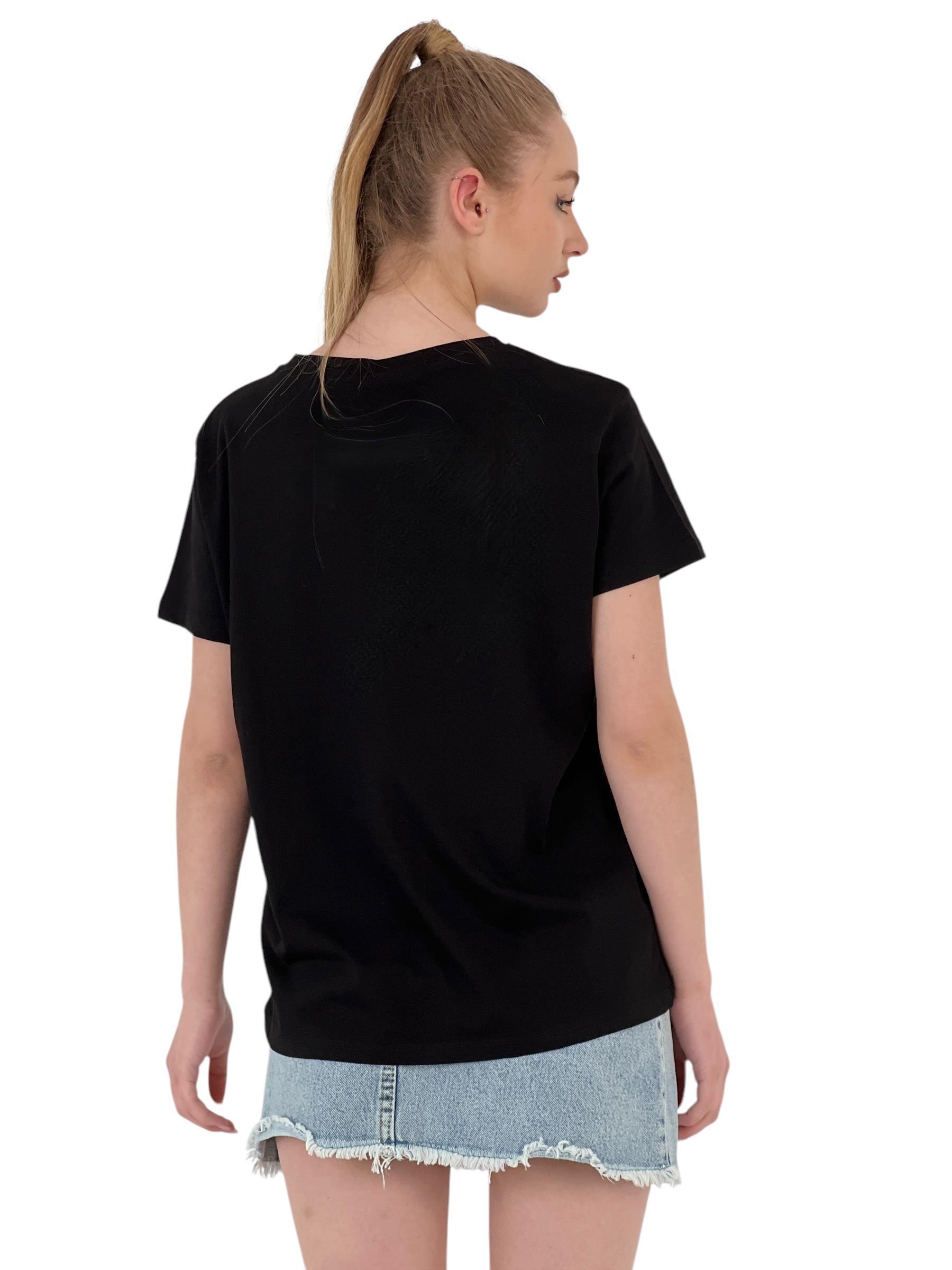 <Strong>Cherry Chic Baskılı Siyah Oversize T-Shirt<Br />&Nbsp;</Strong>