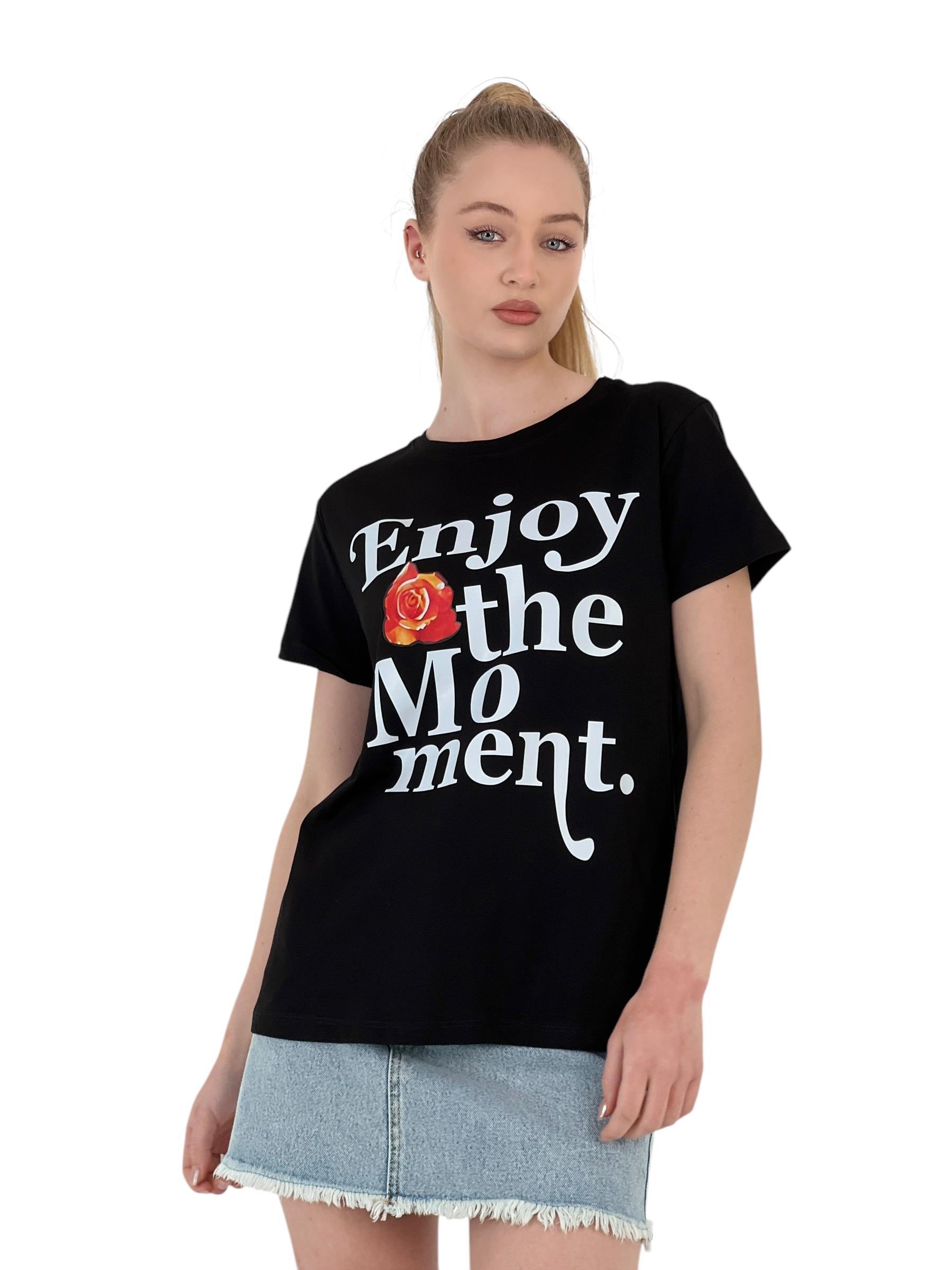 <Strong>Enjoy The Moment Baskılı Siyah Oversize T-Shirt<Br />&Nbsp;</Strong>