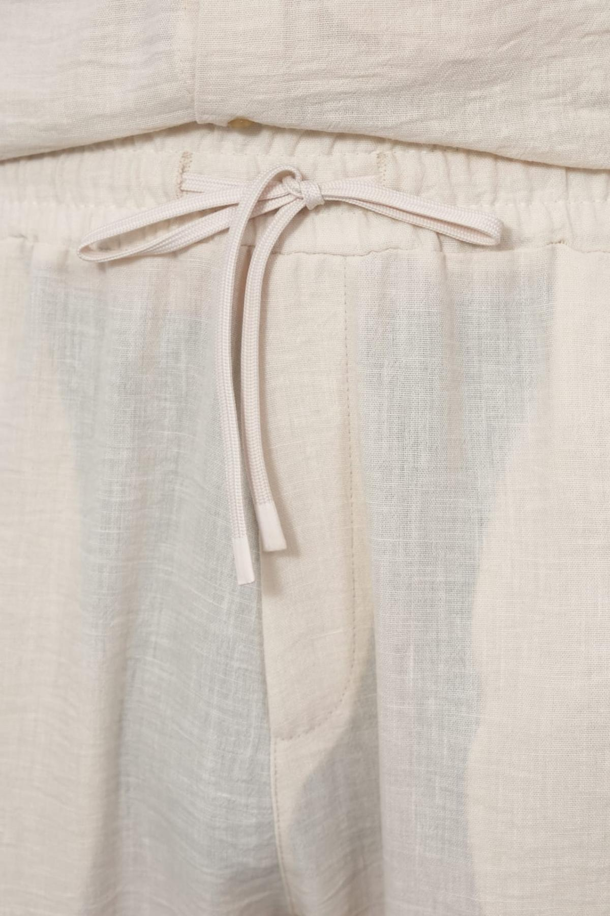 Wholesale Men Beige Pants 738709