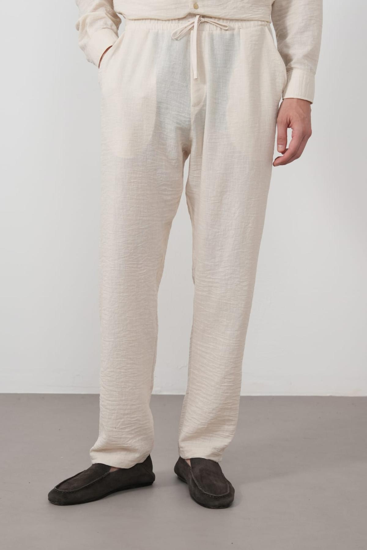 Wholesale Men Beige Pants 738709