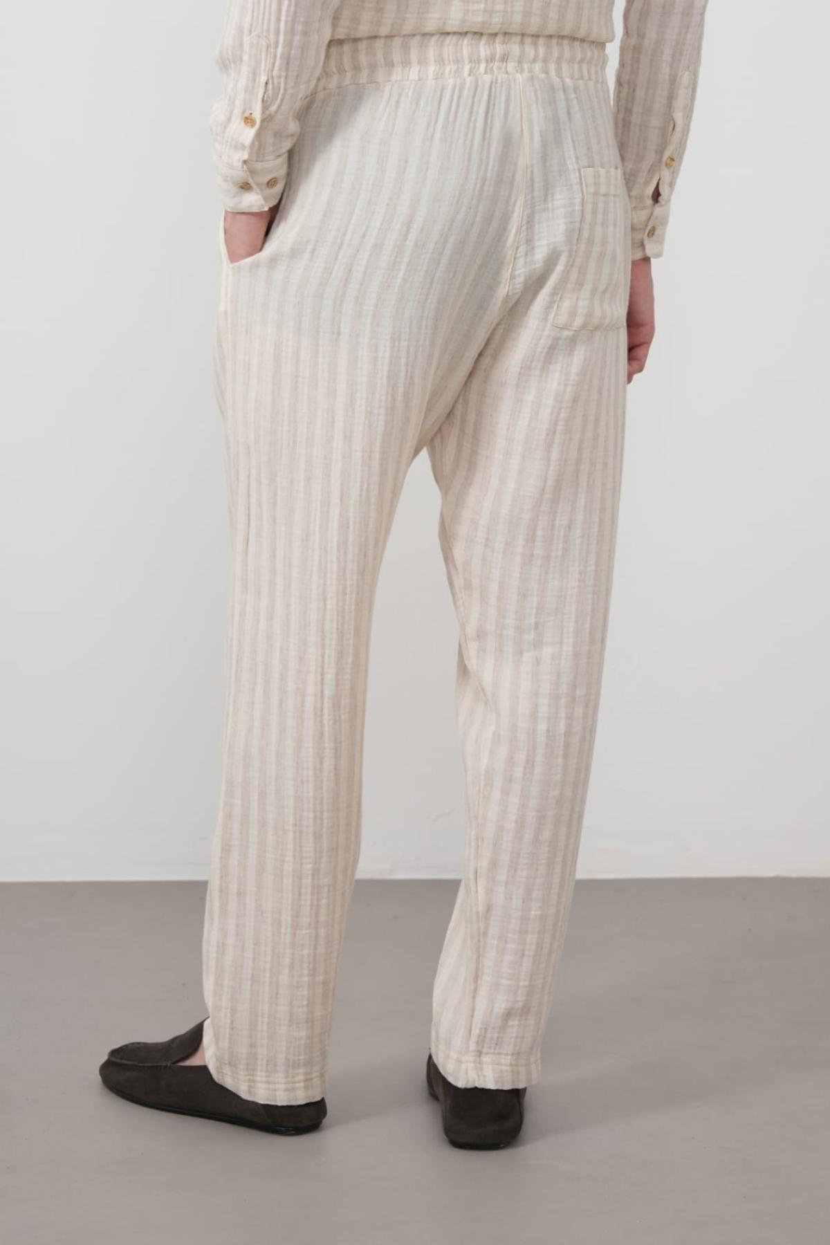 Wholesale Men Beige Pants 738274