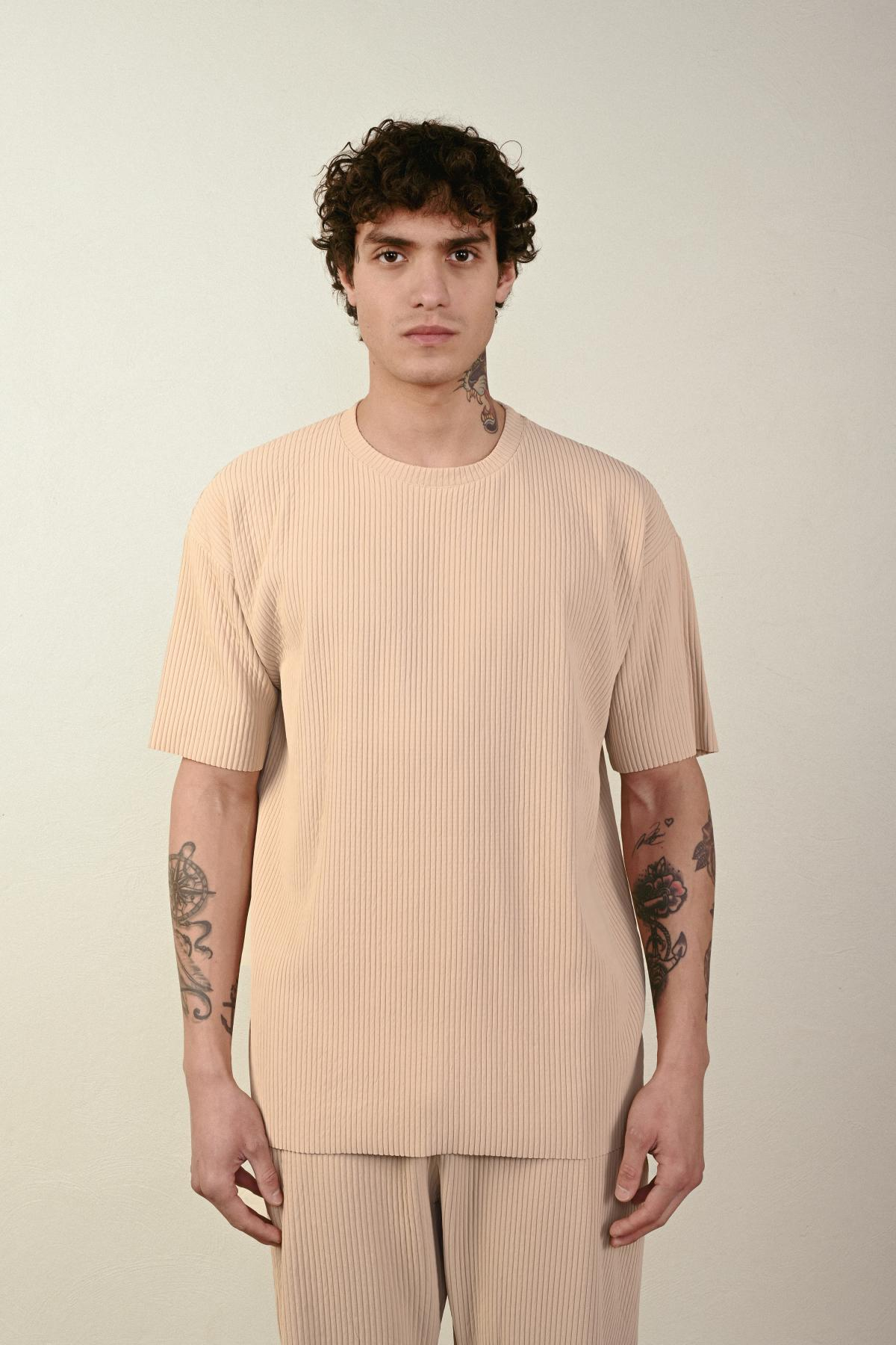 Wholesale Men Beige T-shirt 721408