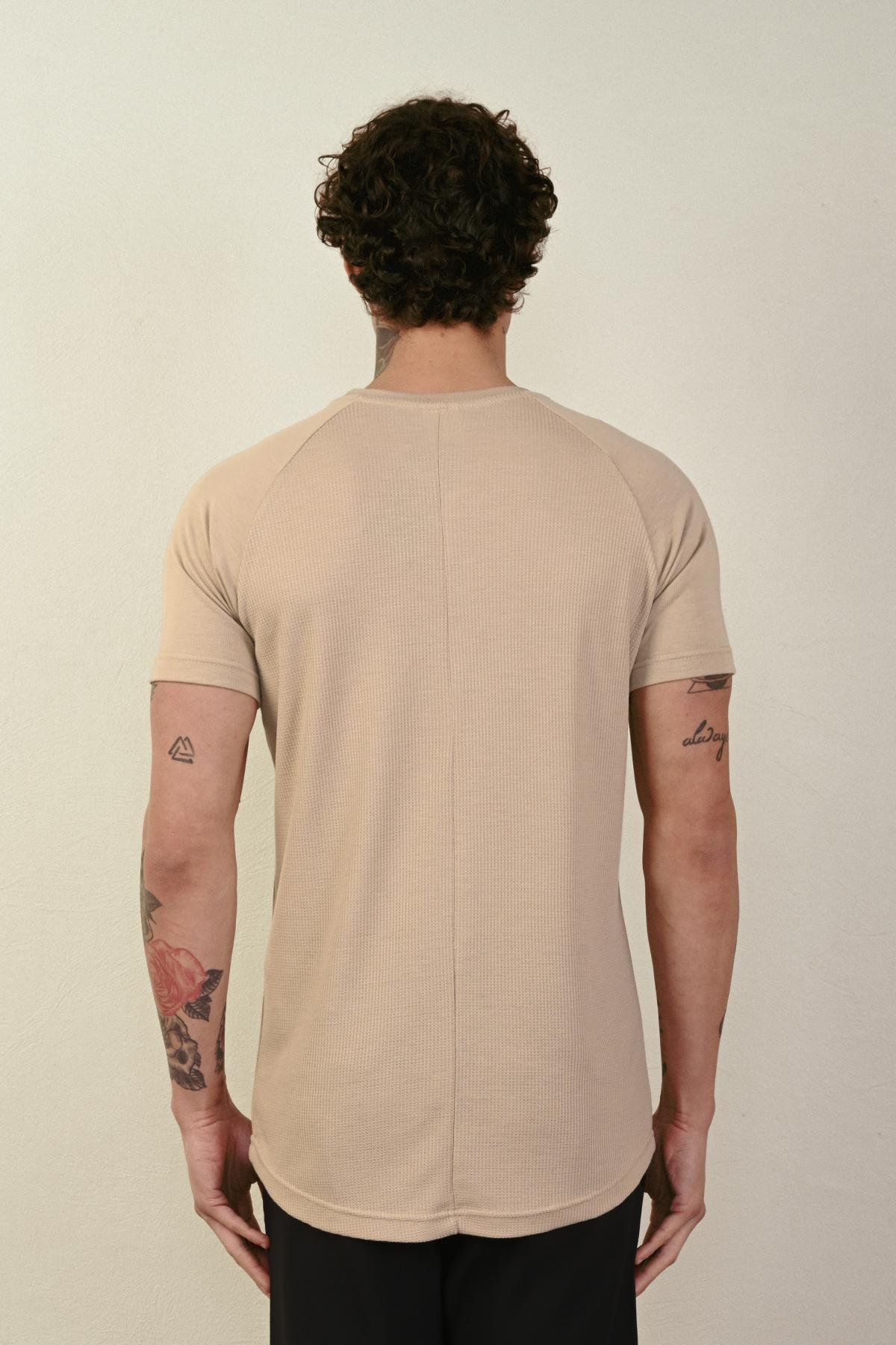 Wholesale Men Beige T-shirt 721353
