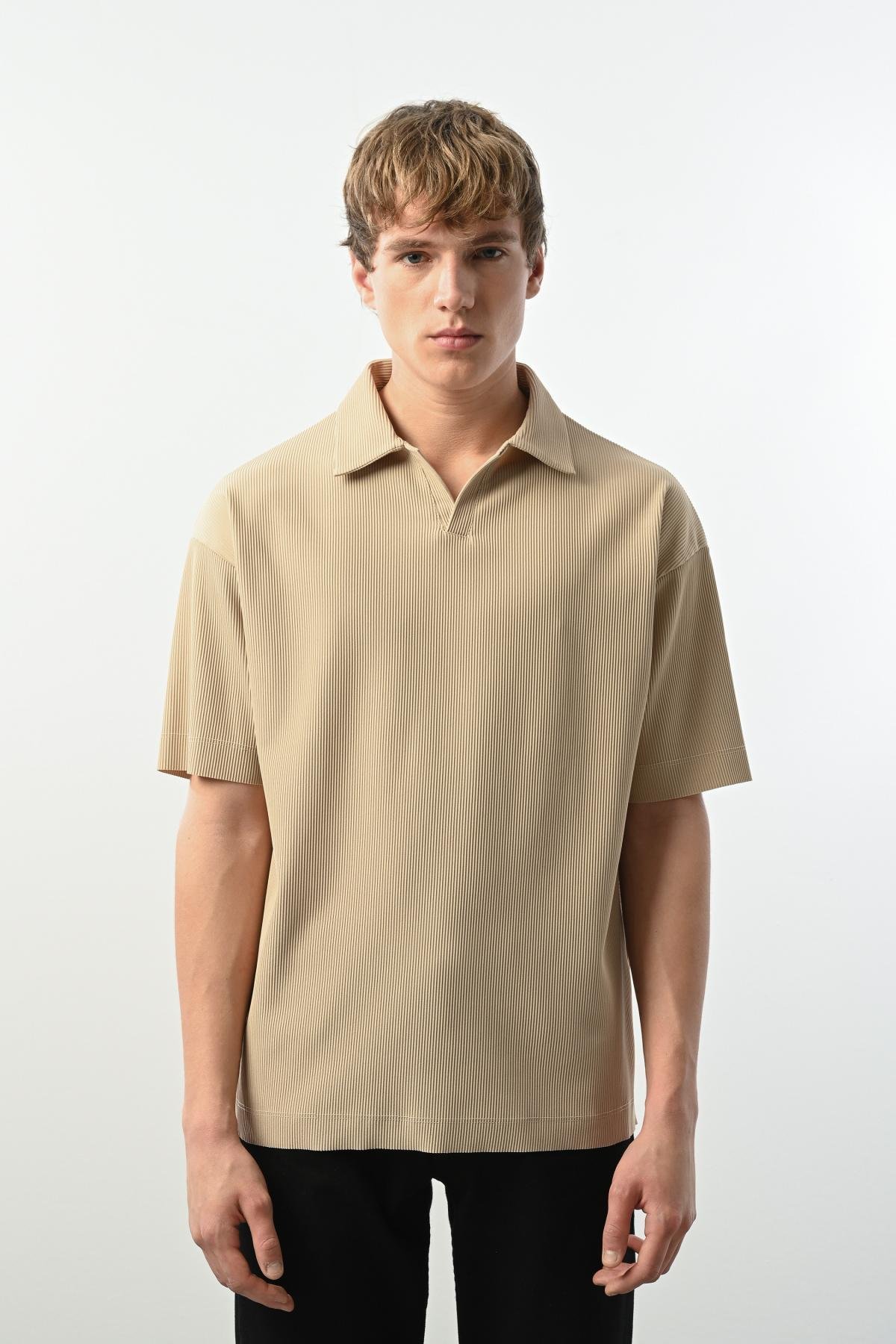 Wholesale Men Beige T-shirt 721587