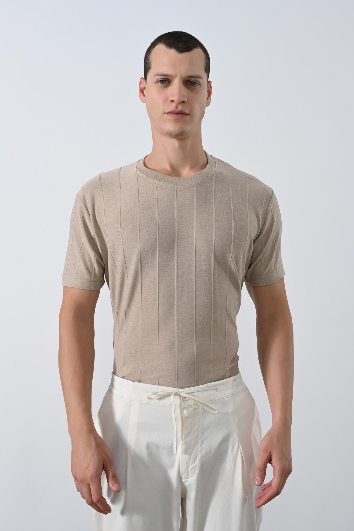 Wholesale Men Beige T-shirt 721390