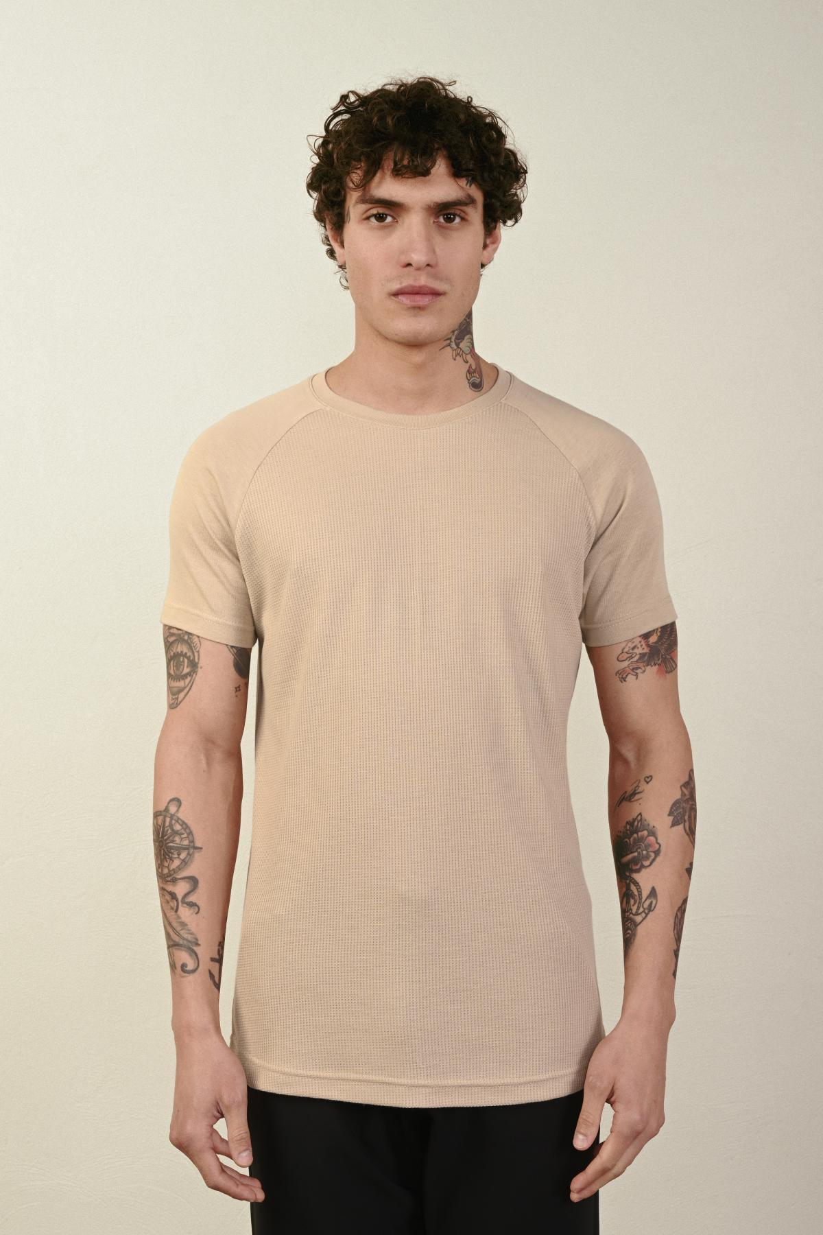 Wholesale Men Beige T-shirt 721353