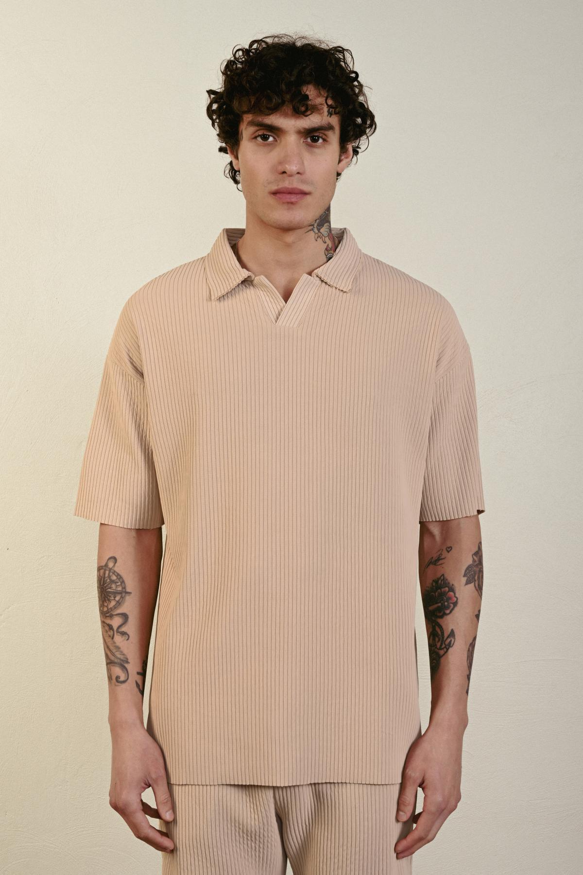 Wholesale Men Beige T-shirt 721444