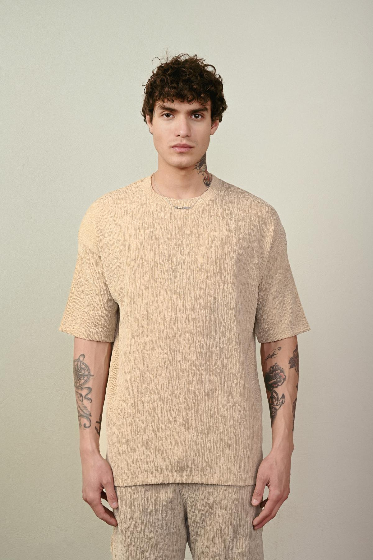 Wholesale Men Beige T-shirt 721571