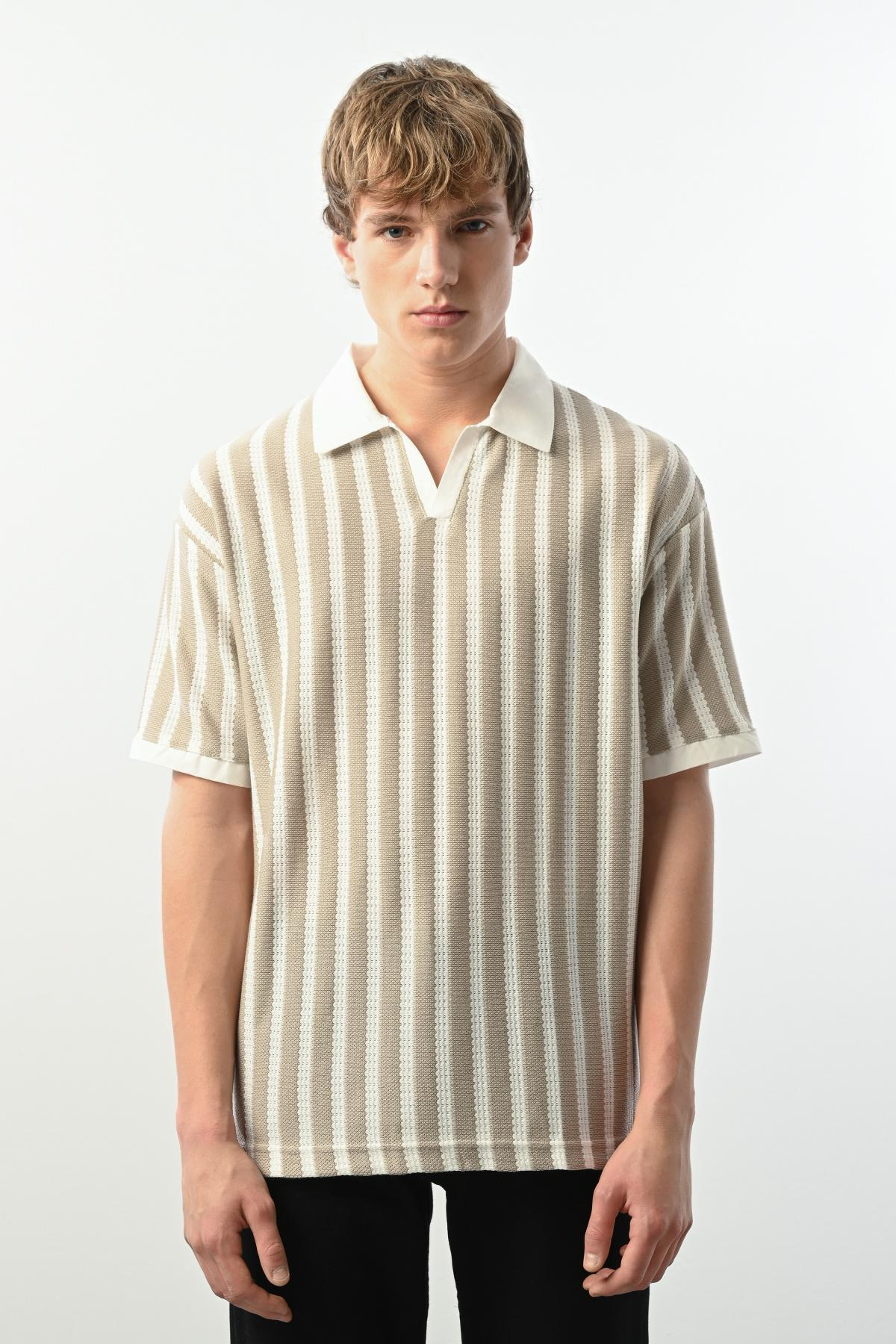 Wholesale Men Beige T-shirt 721636