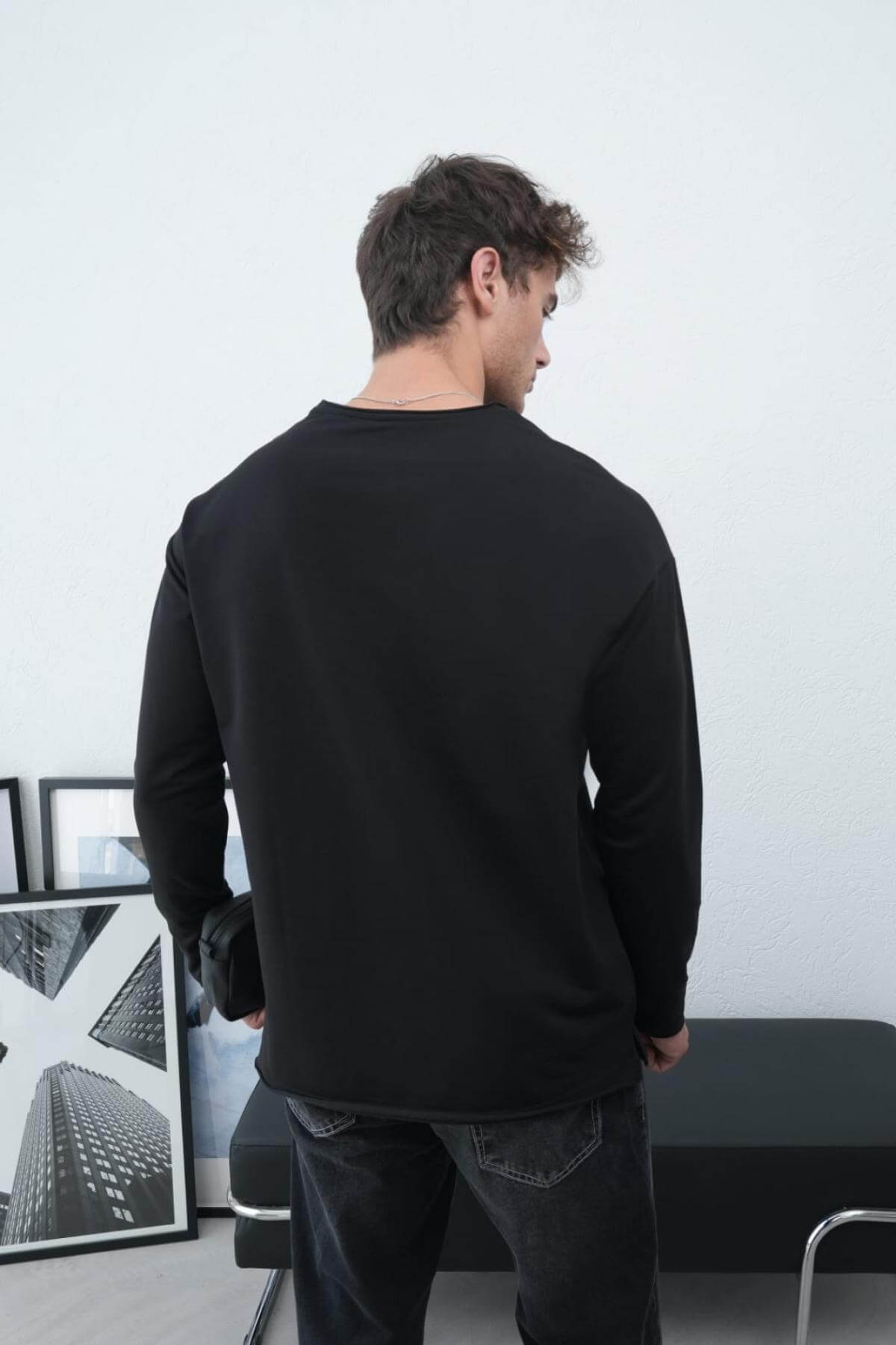 Wholesale Men Black Crew-Neck Sweatshirt 738137