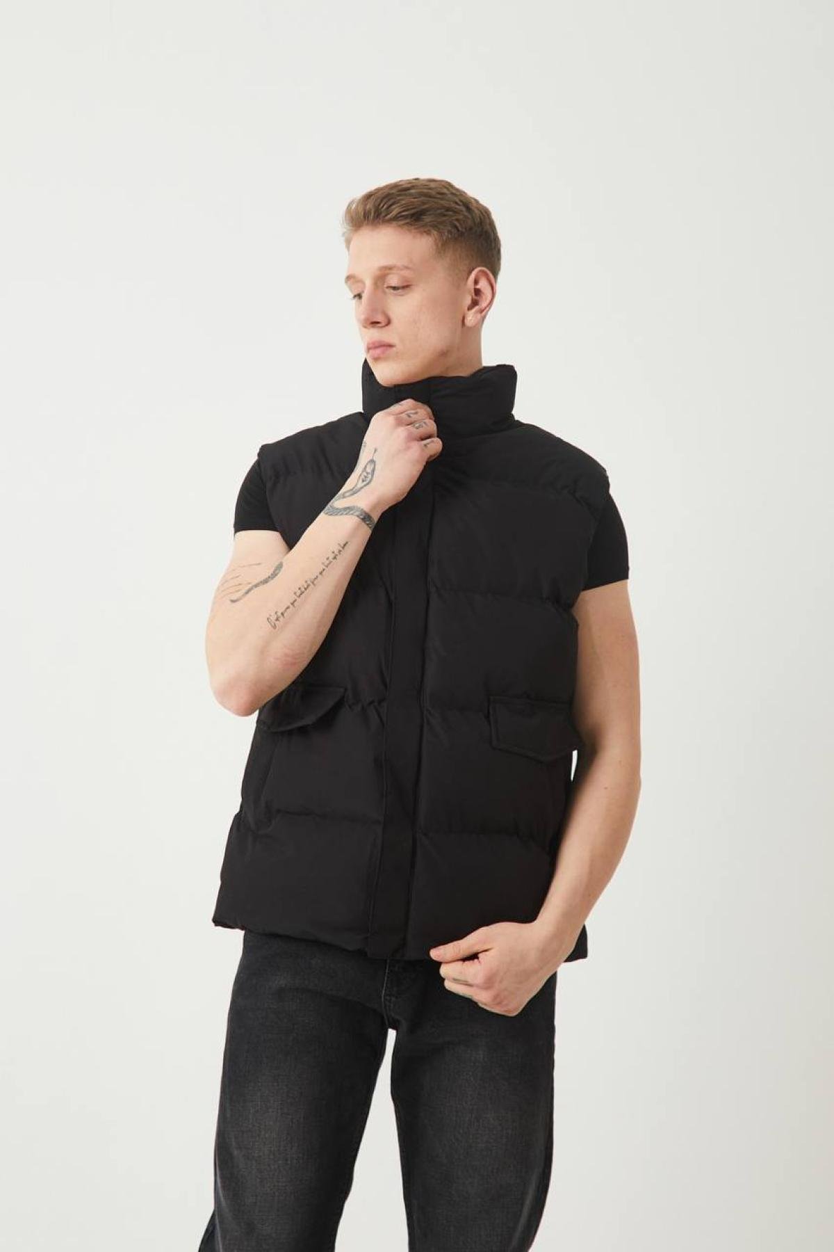 Wholesale Men Black Puffer Vest 739187