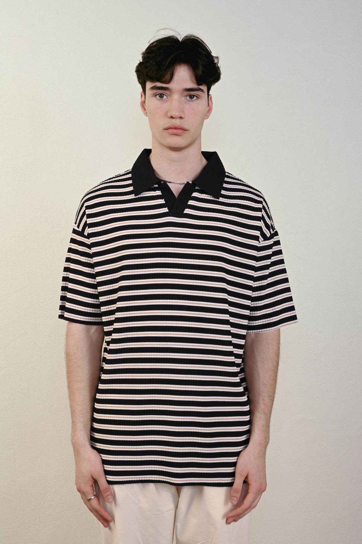 Wholesale Men Black T-shirt 721605
