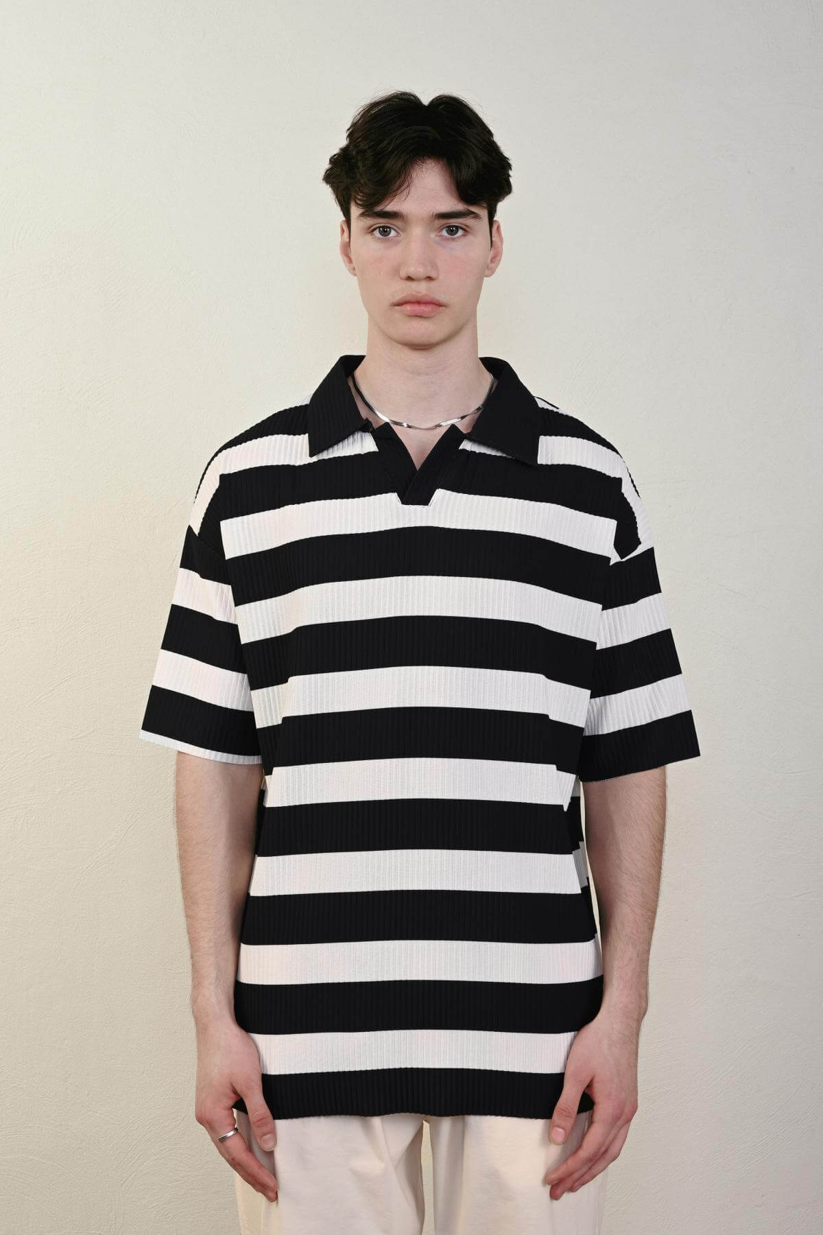 Wholesale Men Black T-shirt 721599