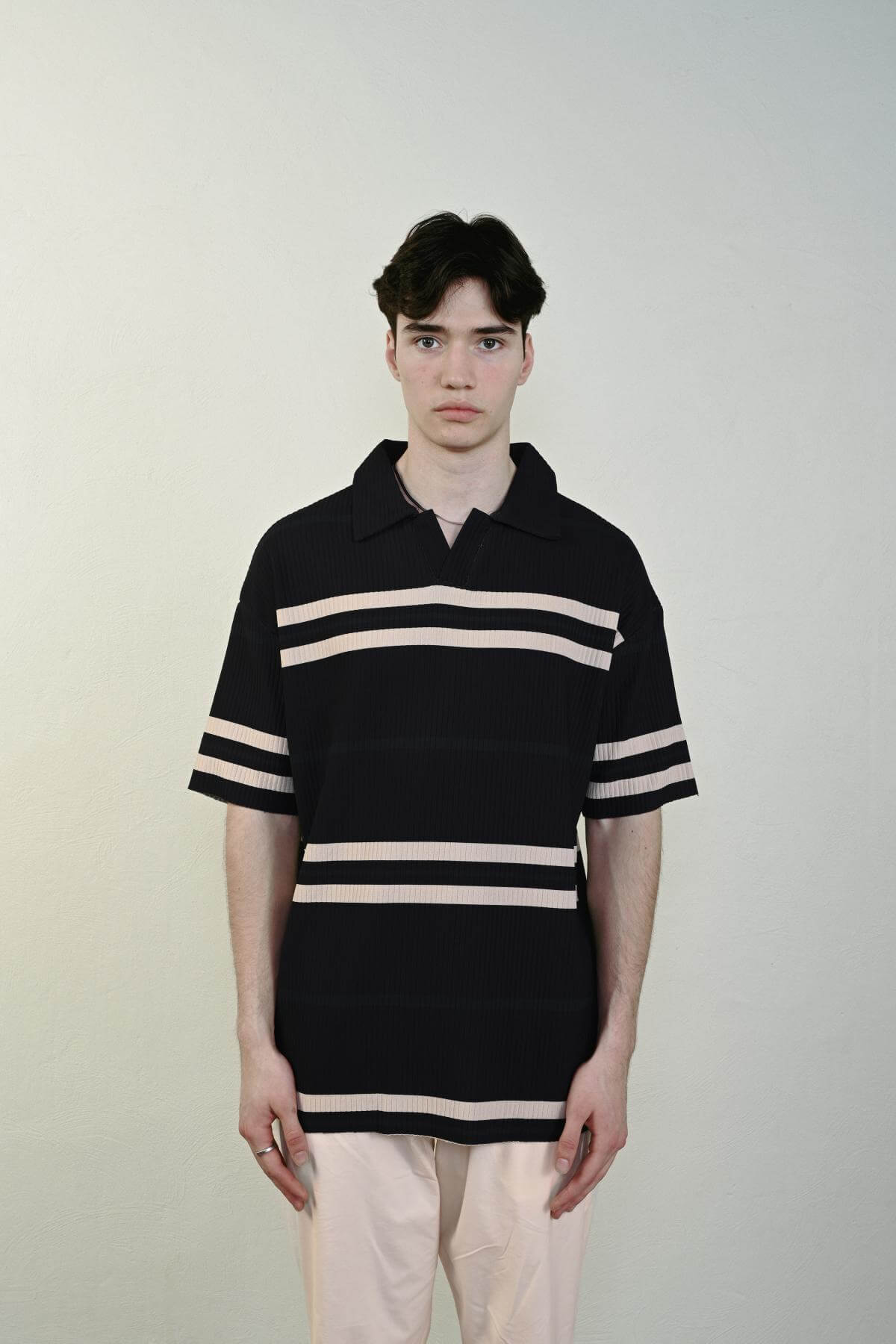 Wholesale Men Black T-shirt 721603