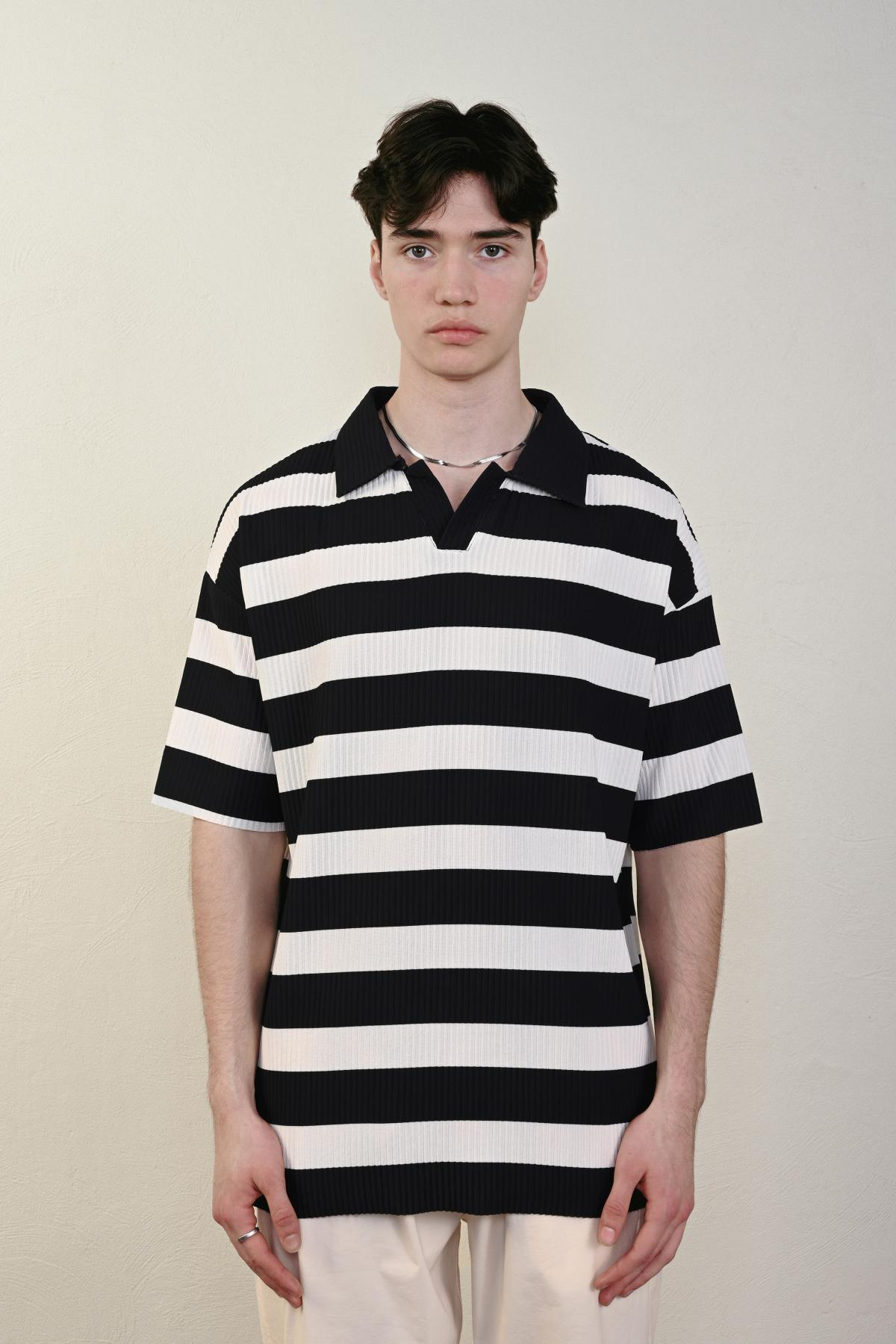 Wholesale Men Black T-shirt 721599