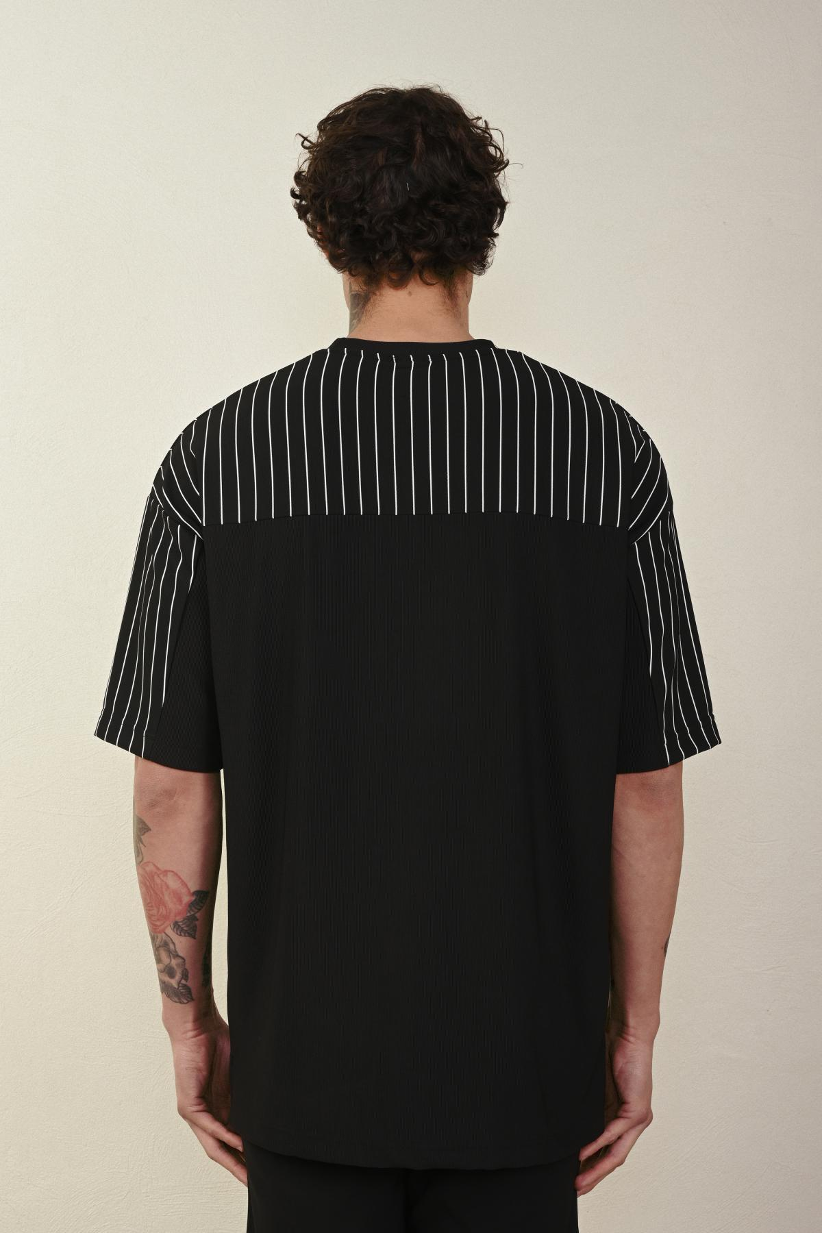 Wholesale Men Black T-shirt 721404