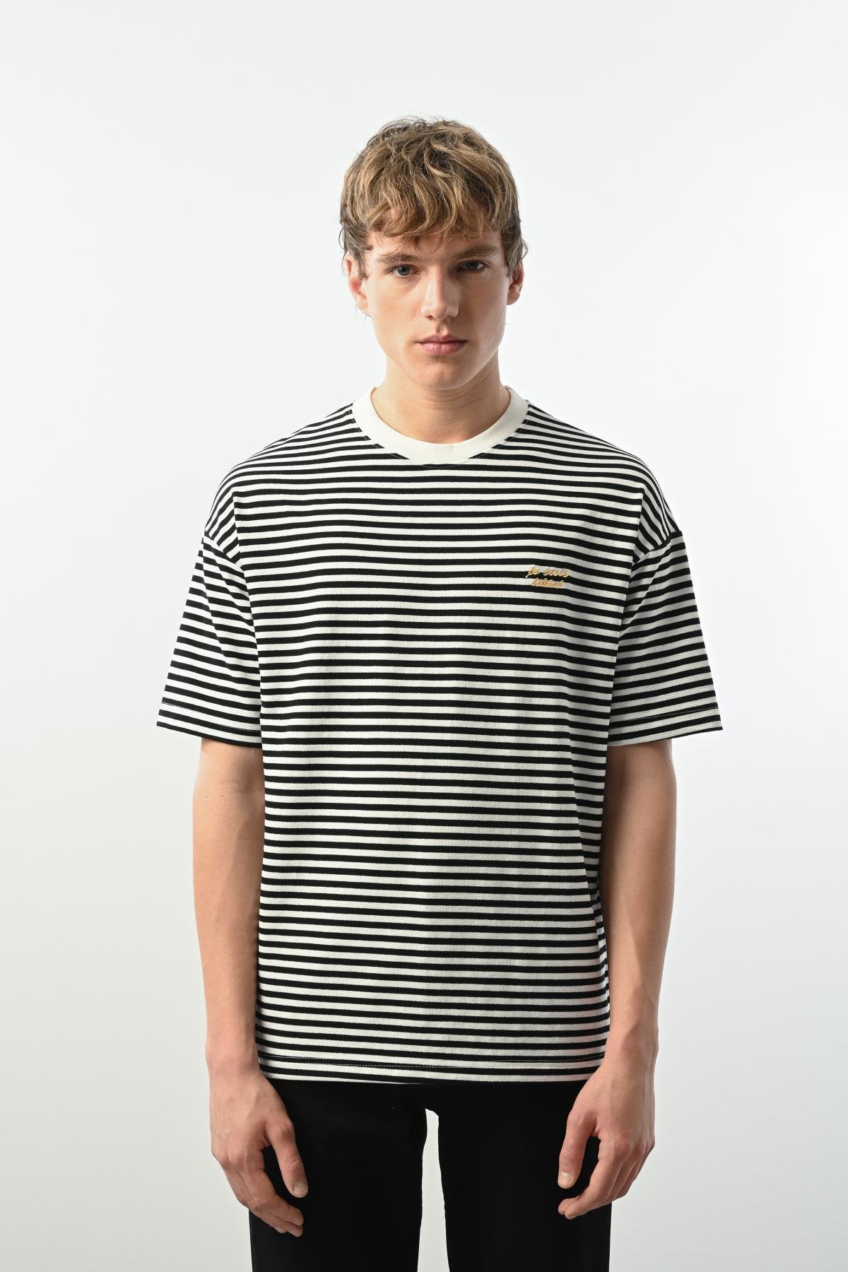 Wholesale Men Black T-shirt 721542