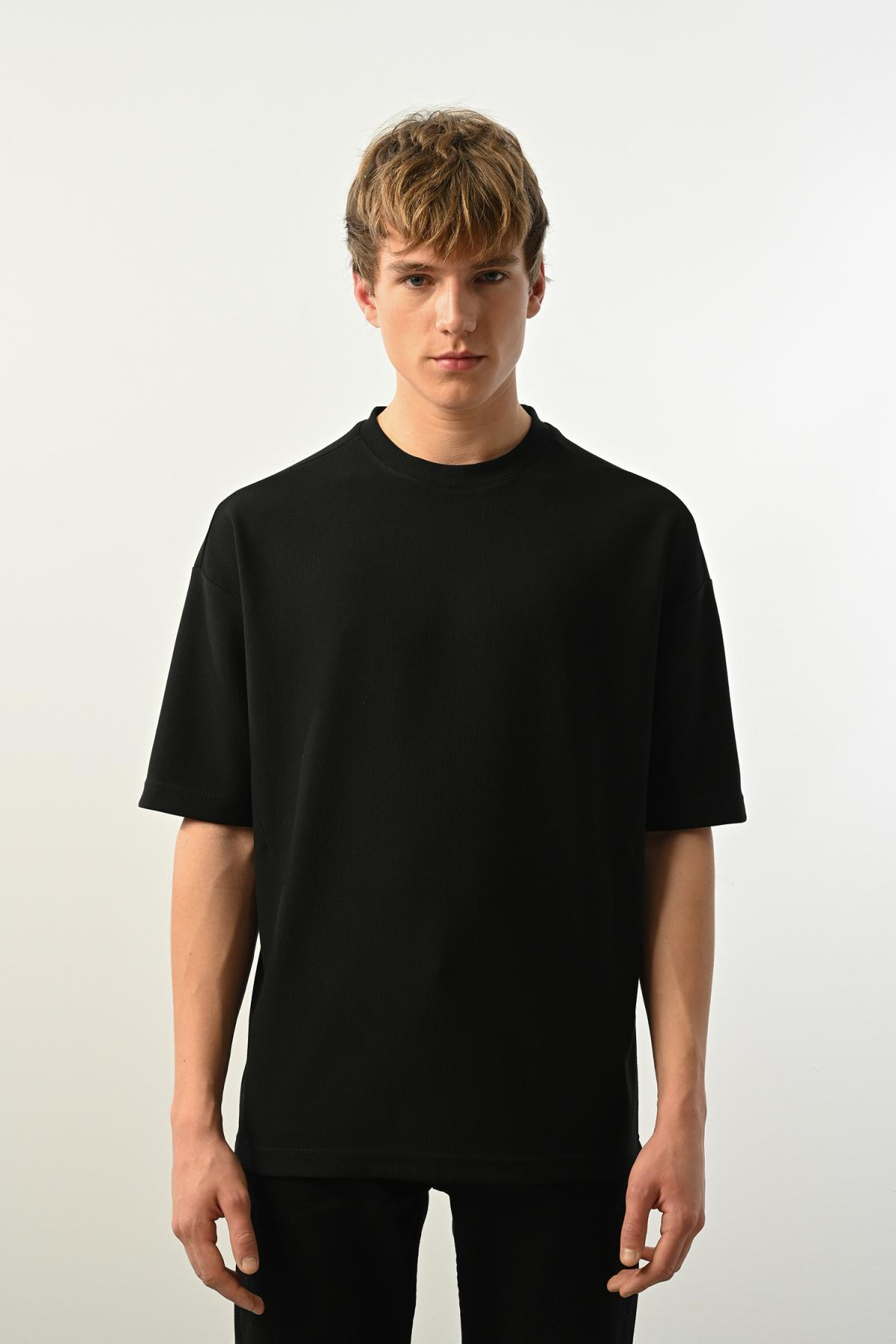 Wholesale Men Black T-shirt 721355