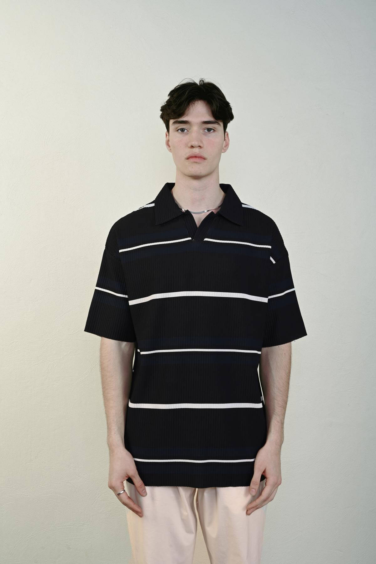 Wholesale Men Black T-shirt 721602