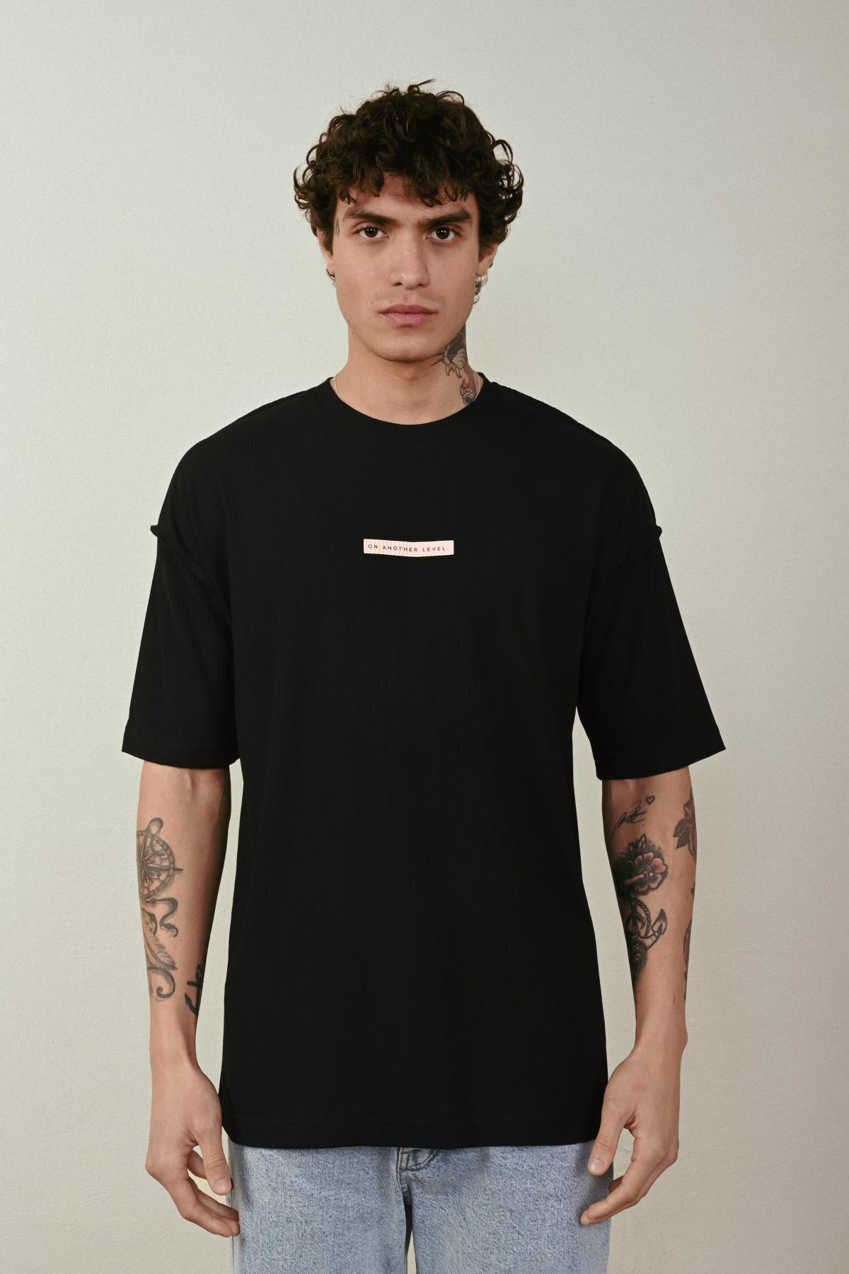Wholesale Men Black T-shirt 721438