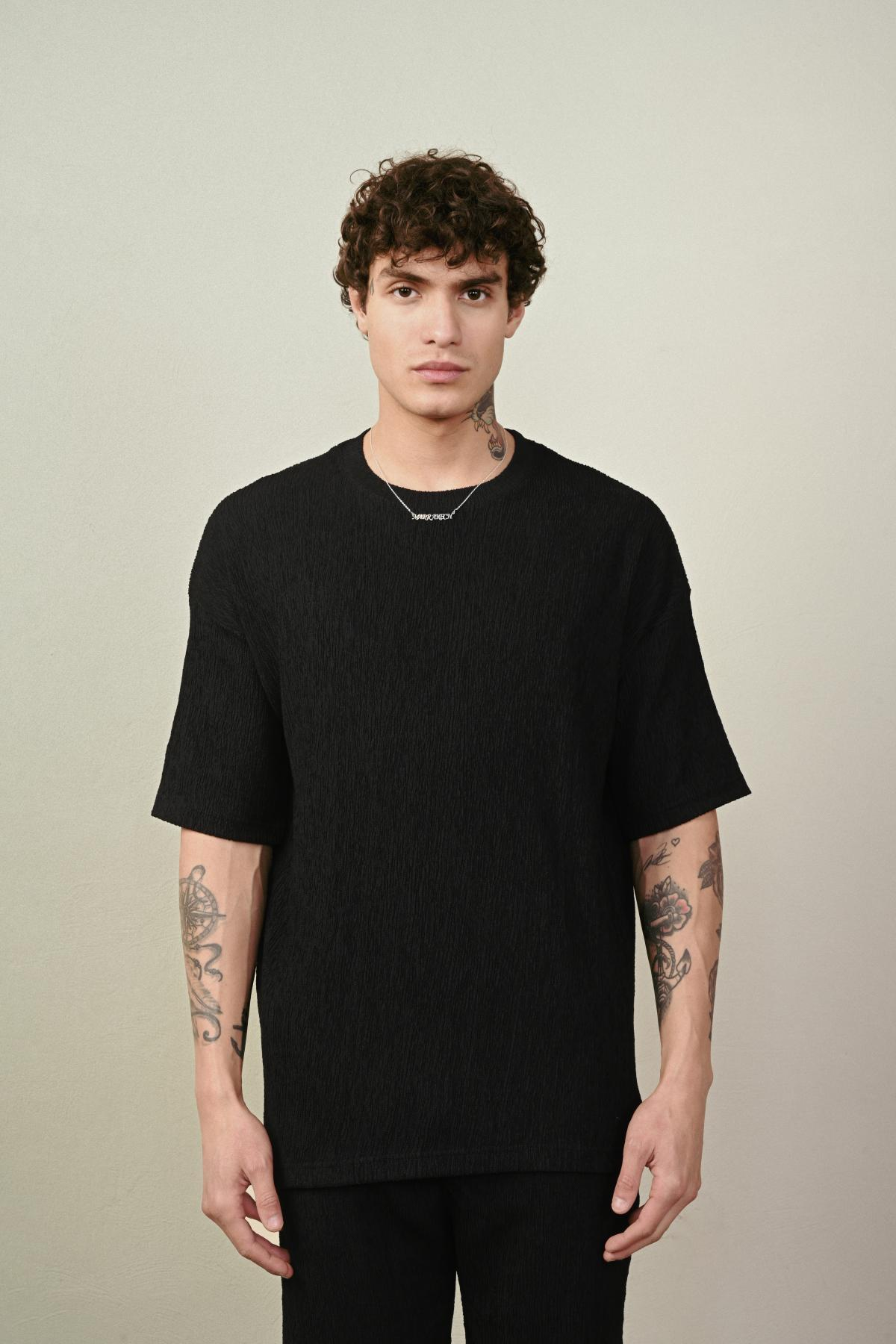 Wholesale Men Black T-shirt 721569