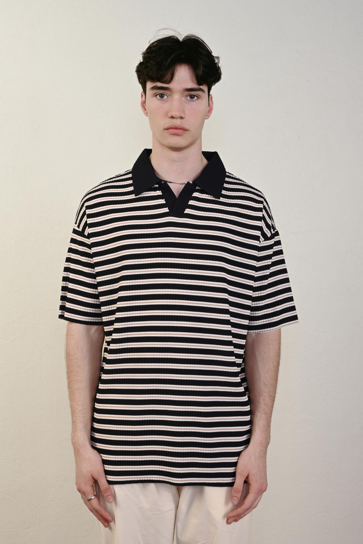 Wholesale Men Black T-shirt 721605