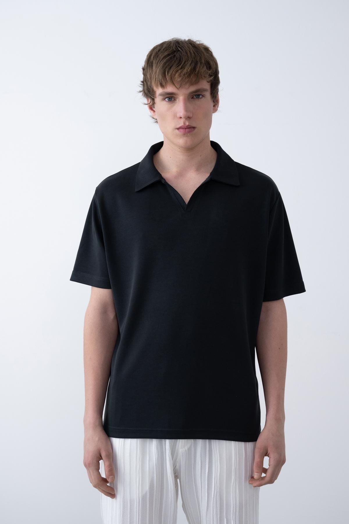 Wholesale Men Black T-shirt 723111