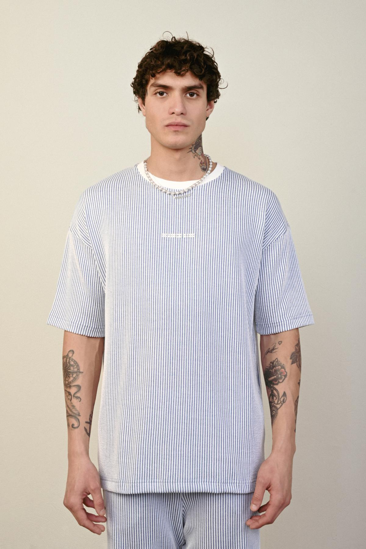 Wholesale Men Blue T-shirt 721554