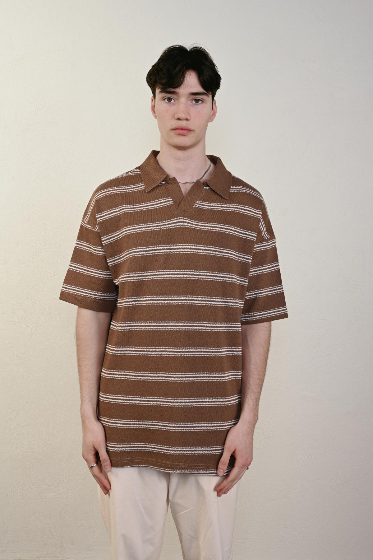 Wholesale Men Brown T-shirt 721624