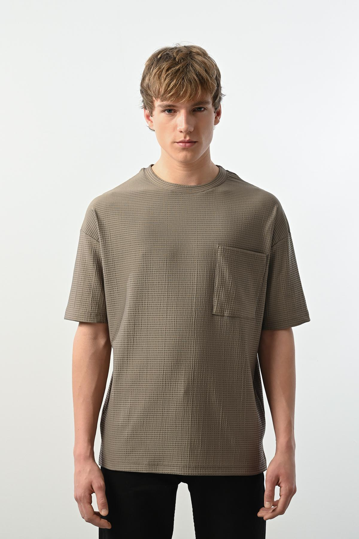 Wholesale Men Brown T-shirt 721472