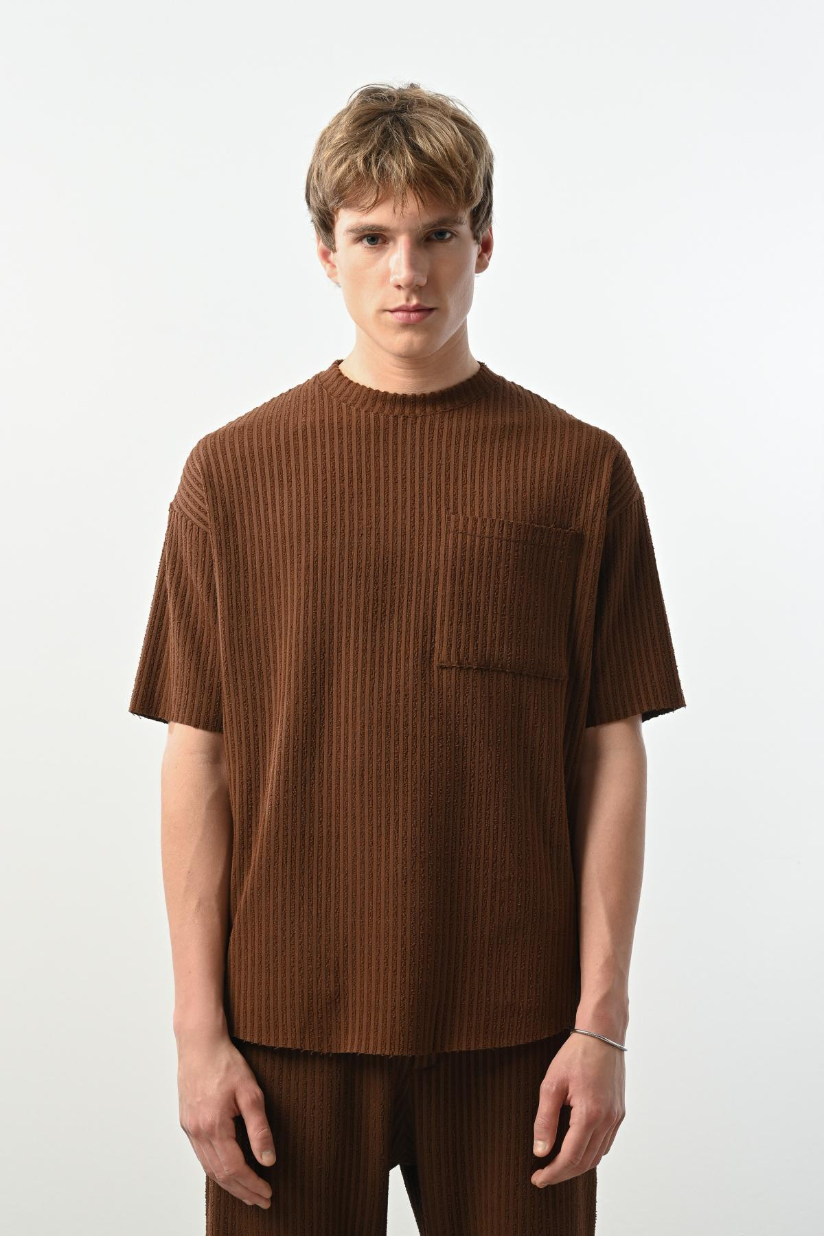 Wholesale Men Brown T-shirt 721529