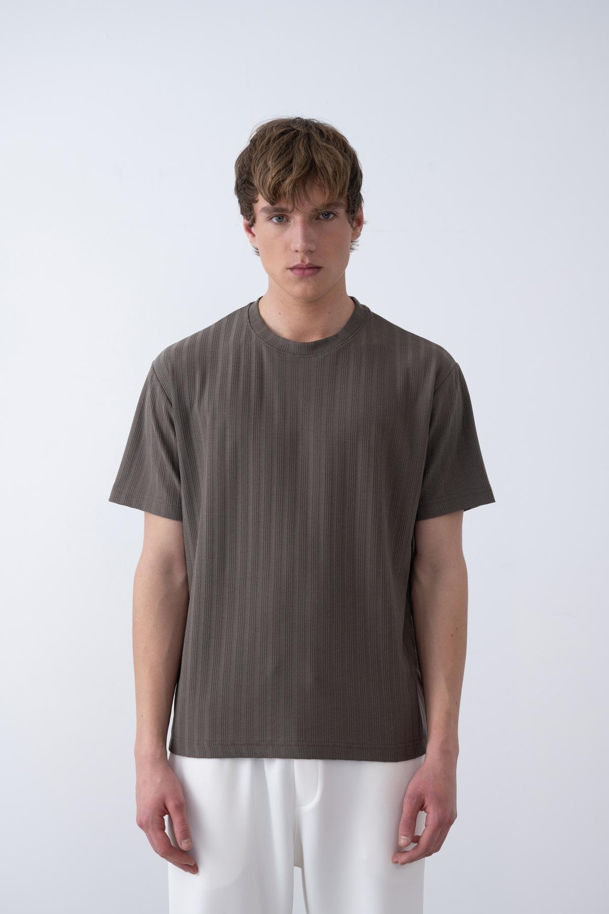 Wholesale Men Brown T-shirt 721484