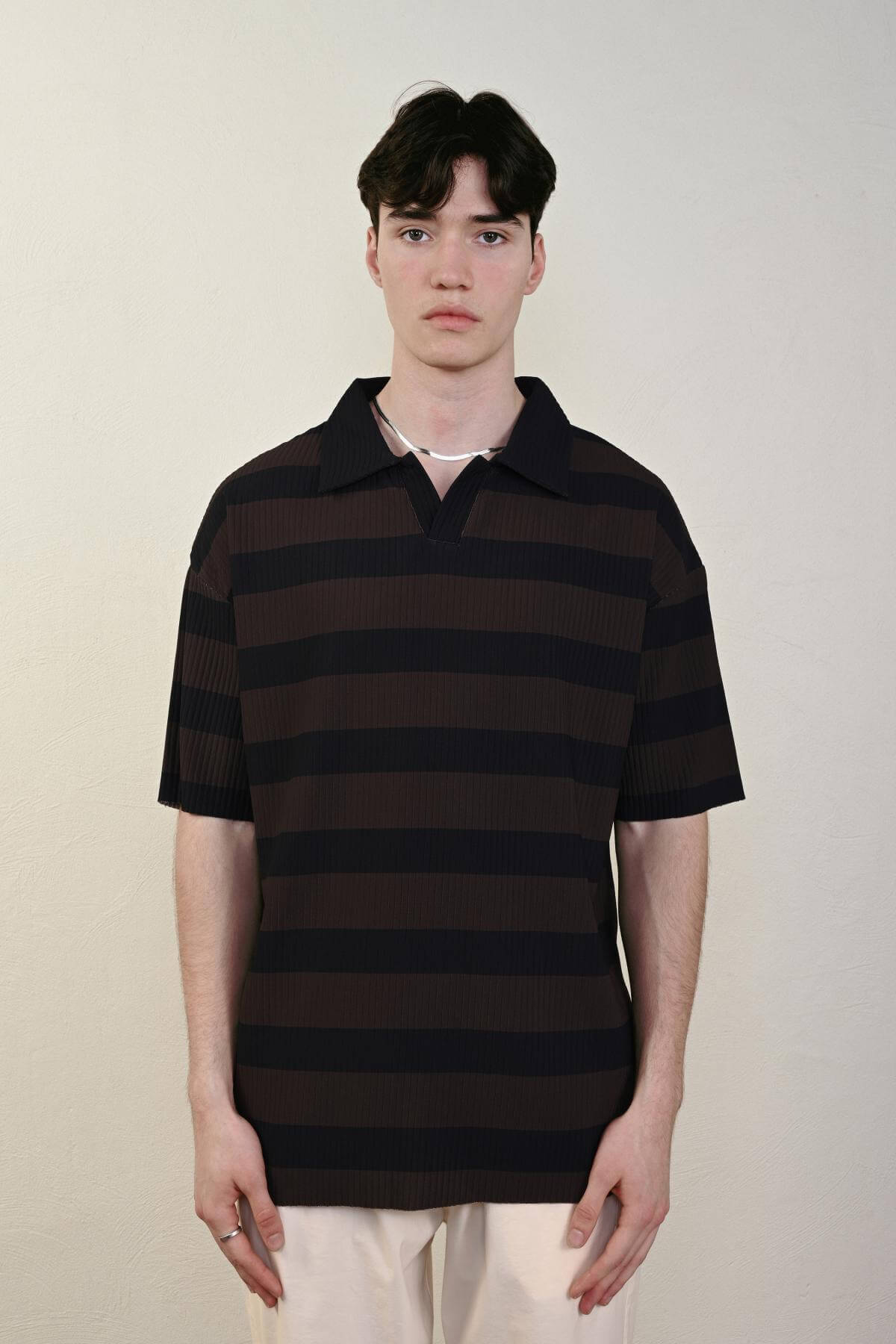 Wholesale Men Brown T-shirt 721610