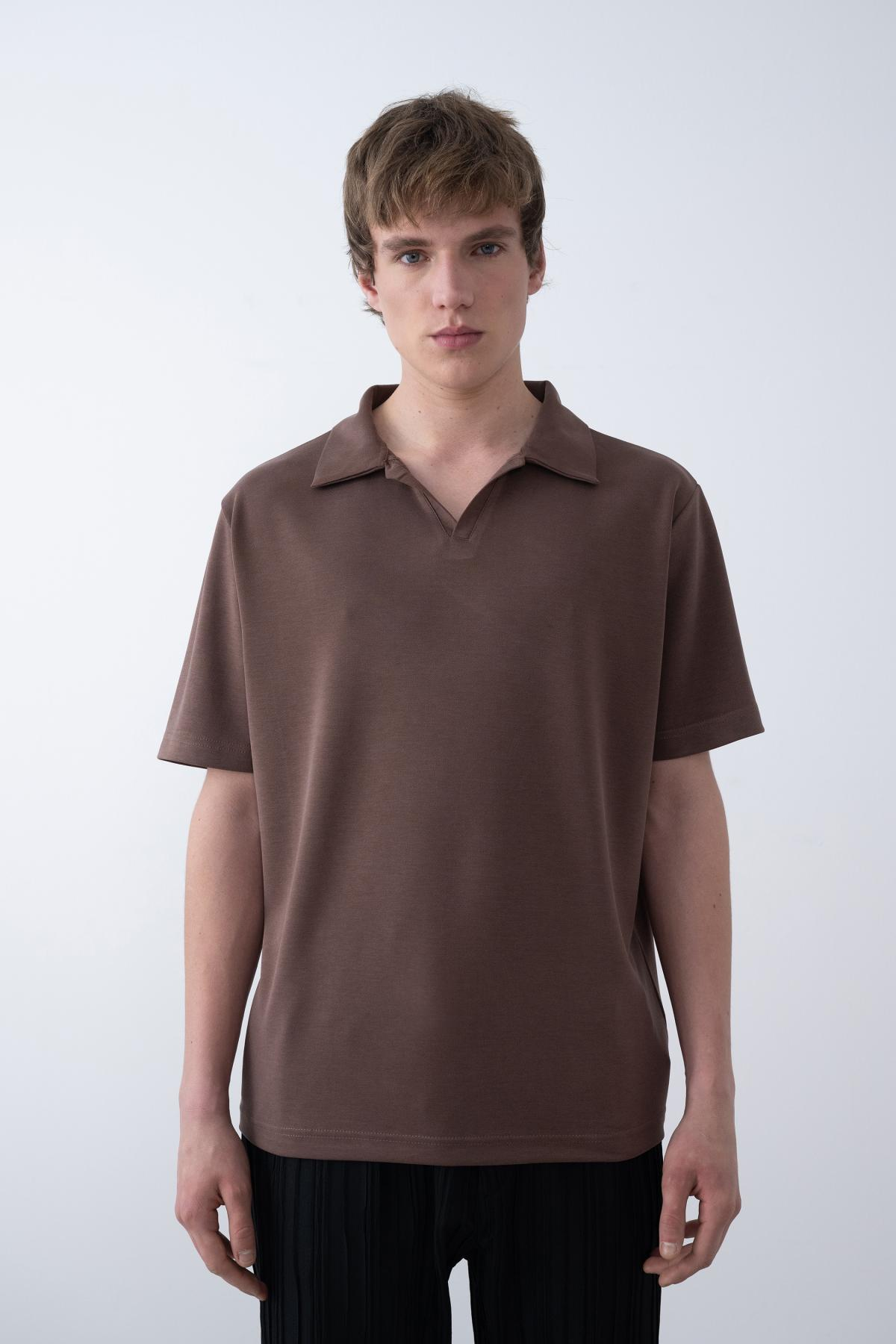 Wholesale Men Brown T-shirt 723115