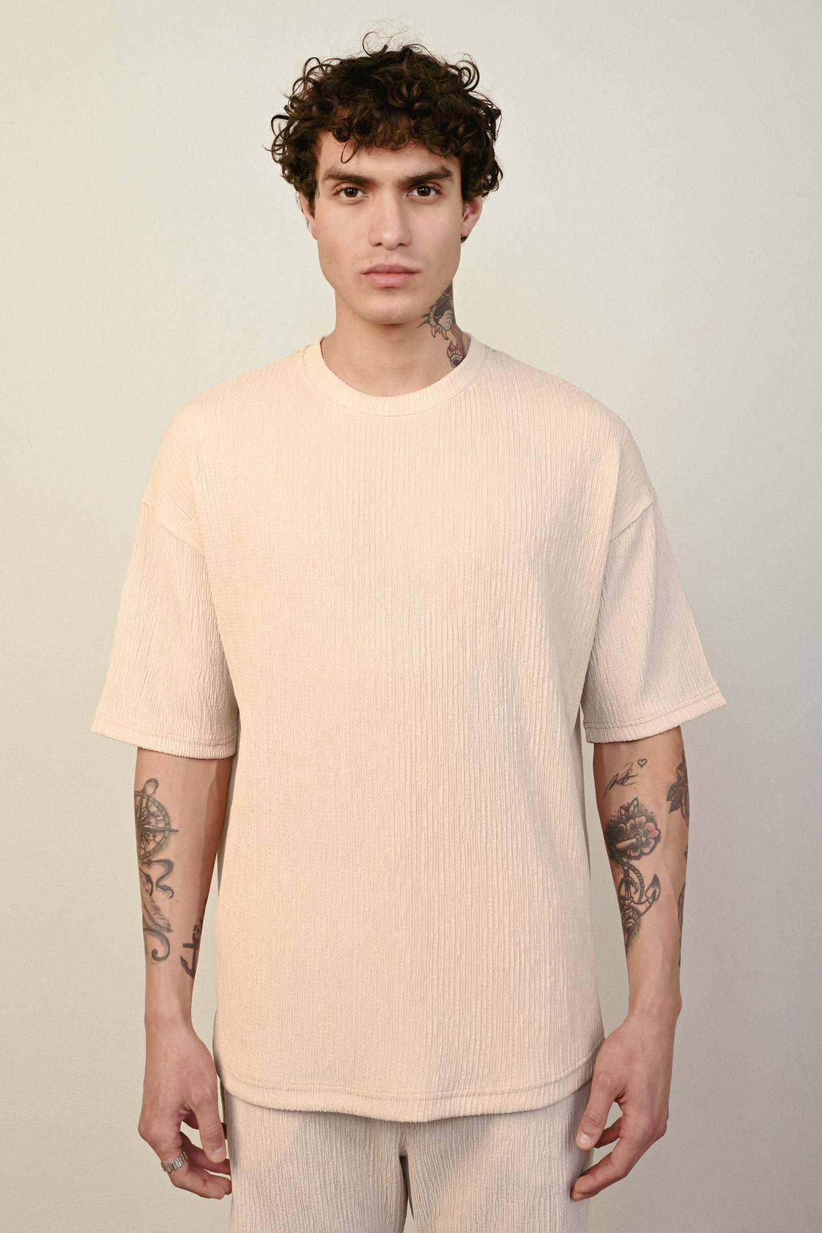Wholesale Men Cream T-shirt 721427
