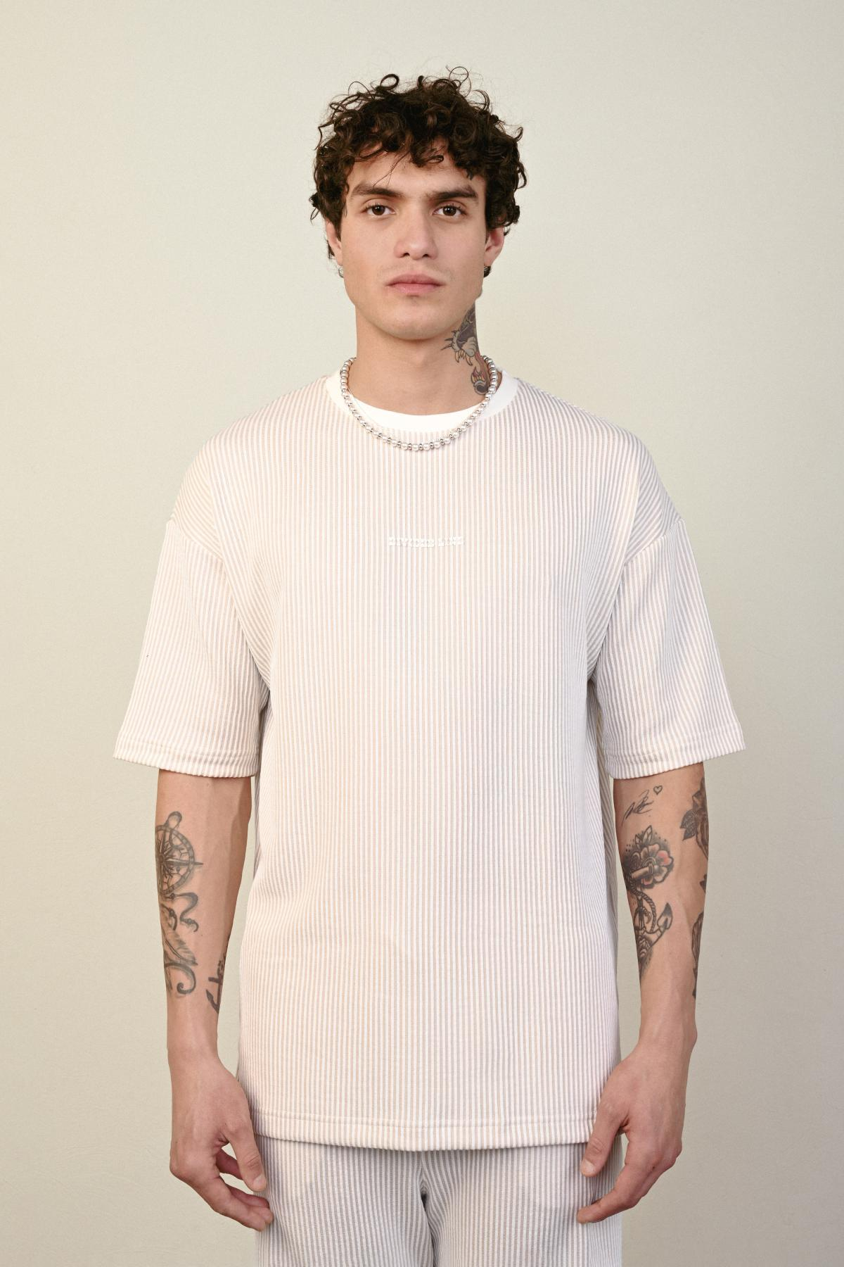 Wholesale Men Cream T-shirt 721552
