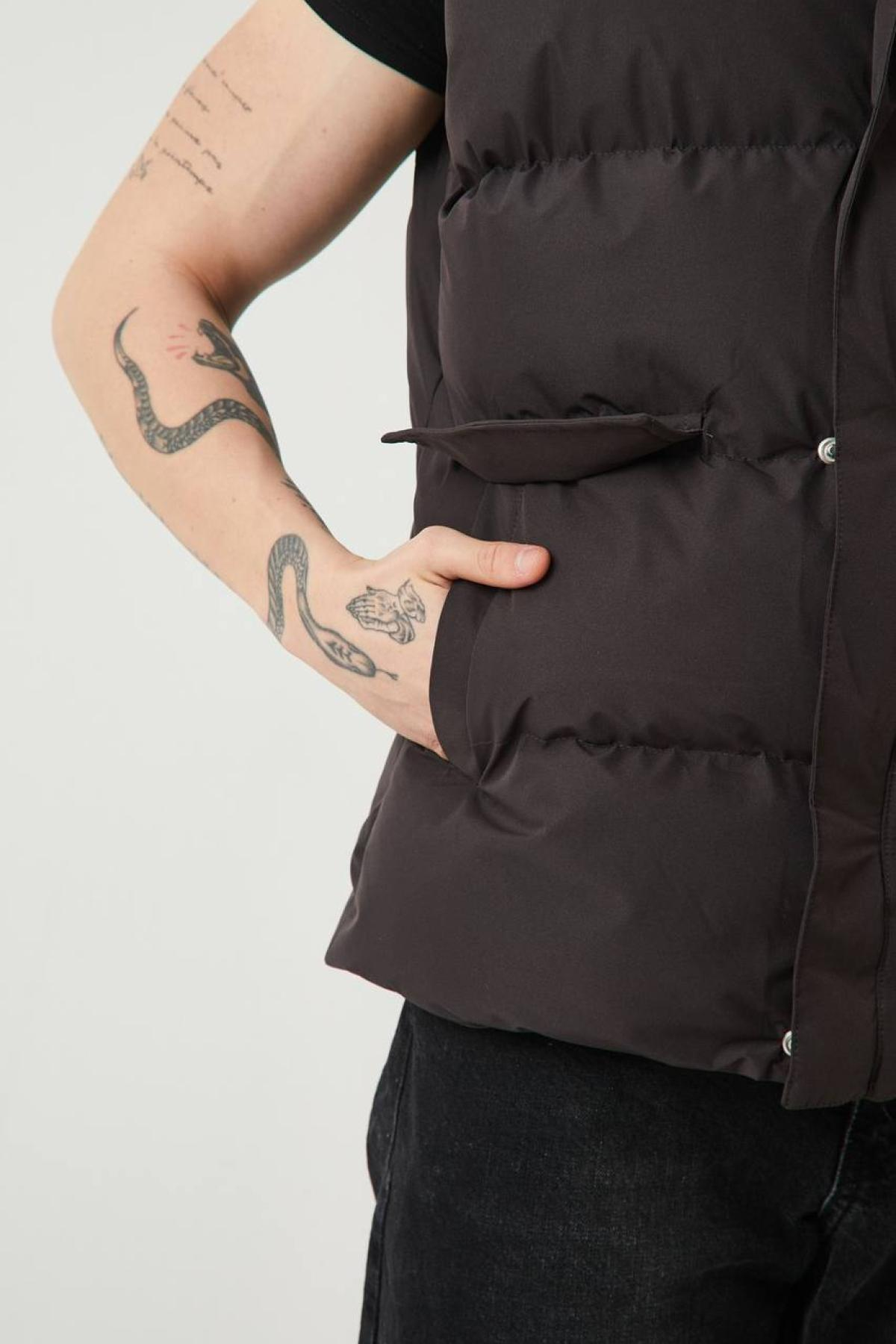 Wholesale Men Dark Brown Puffer Vest 739189
