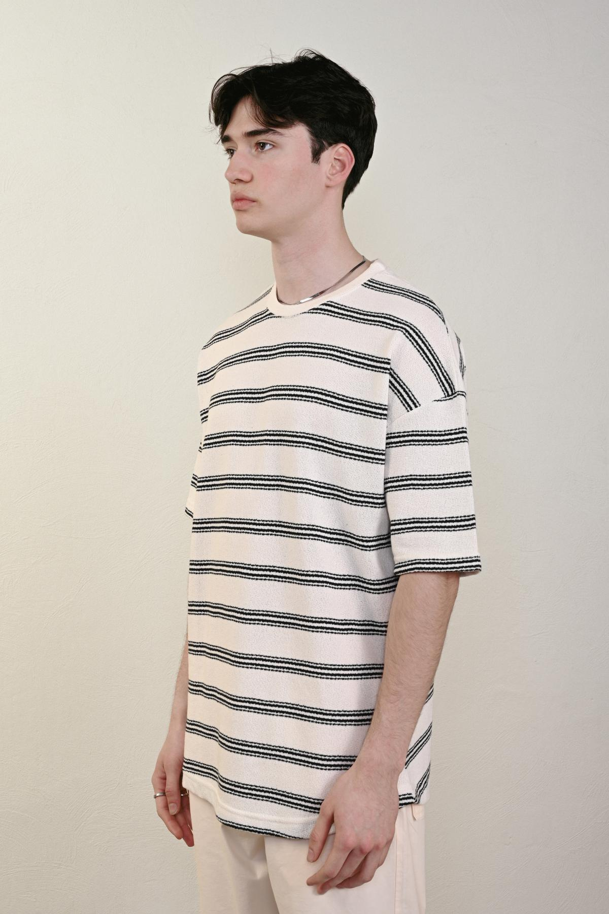 Wholesale Men Ecru T-shirt 721509