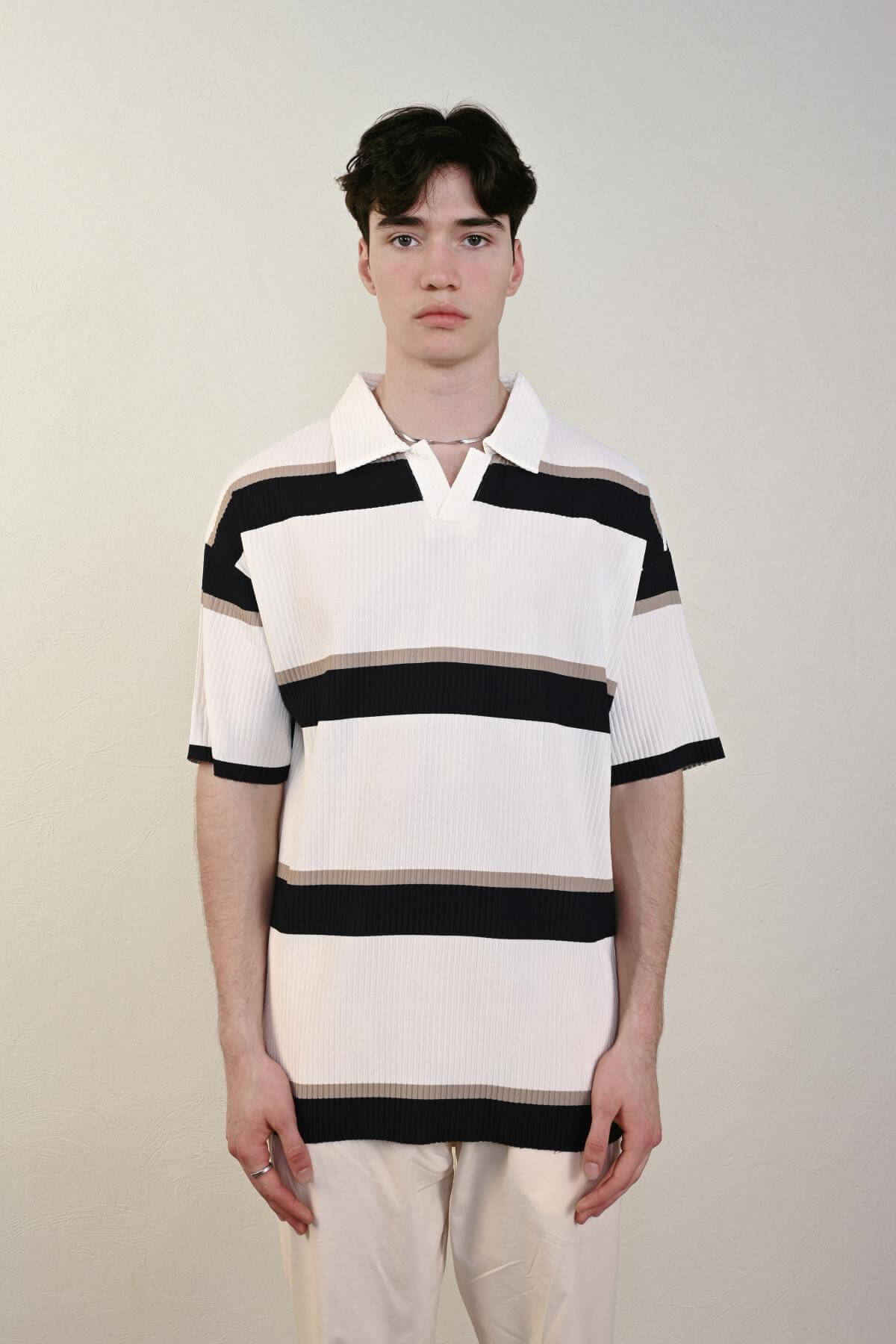 Wholesale Men Ecru T-shirt 721614