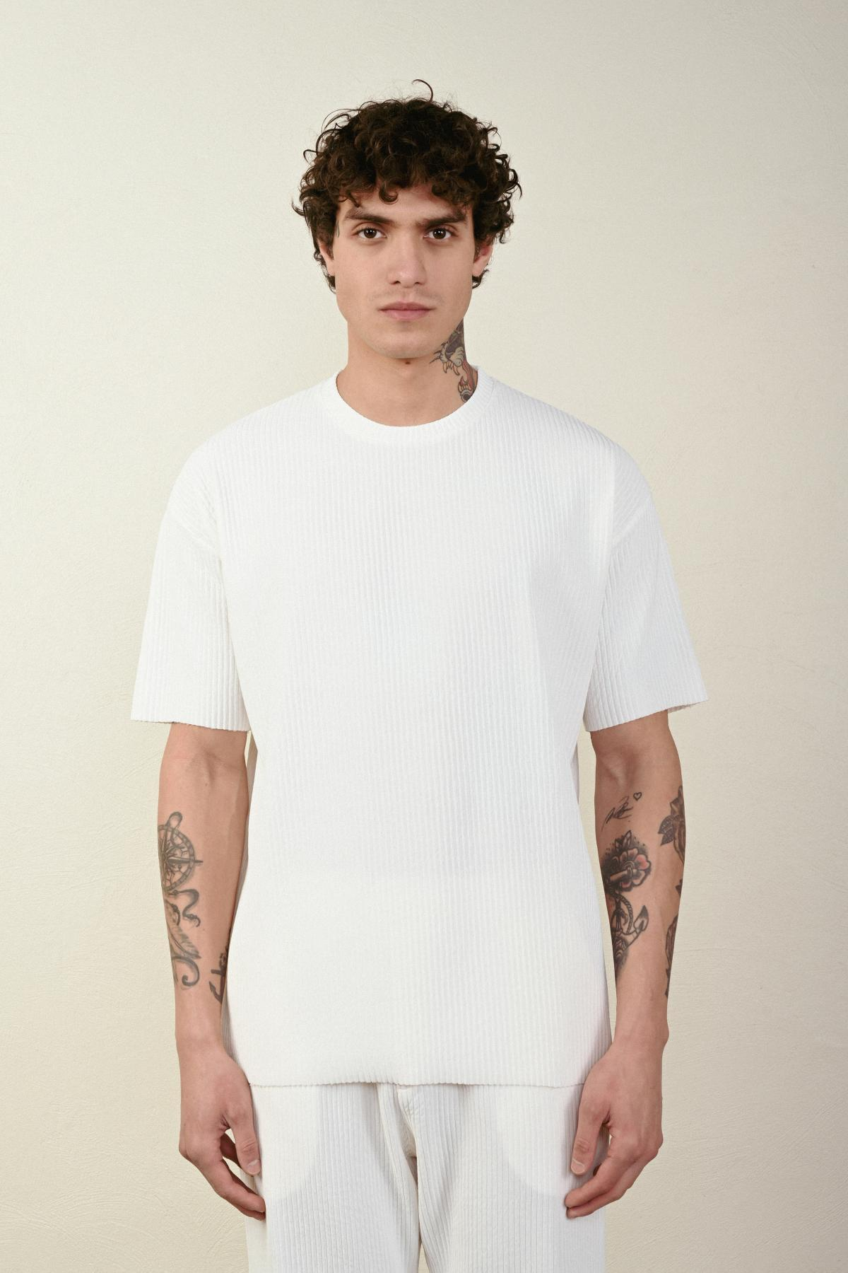 Wholesale Men Ecru T-shirt 721407