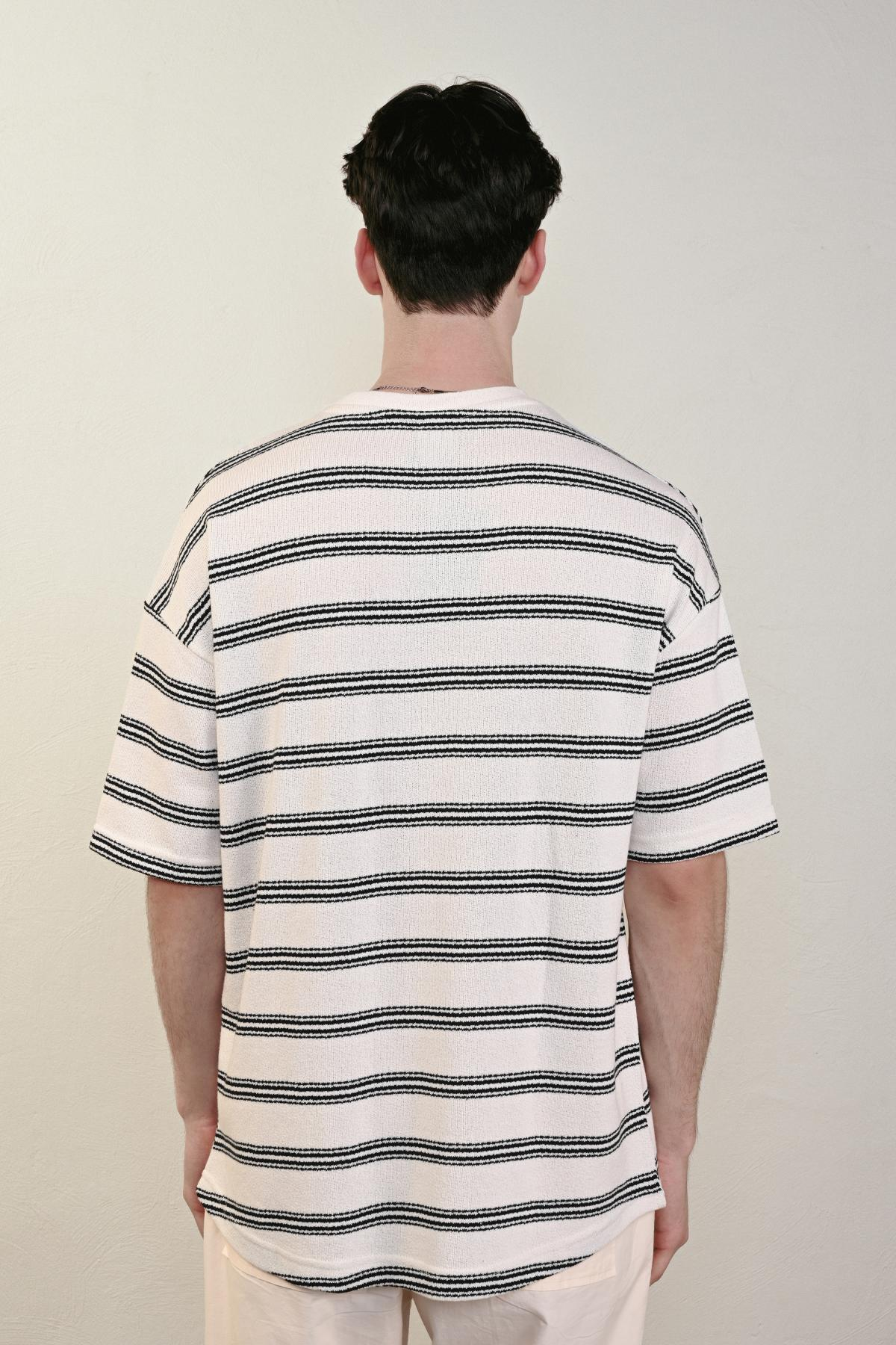 Wholesale Men Ecru T-shirt 721509