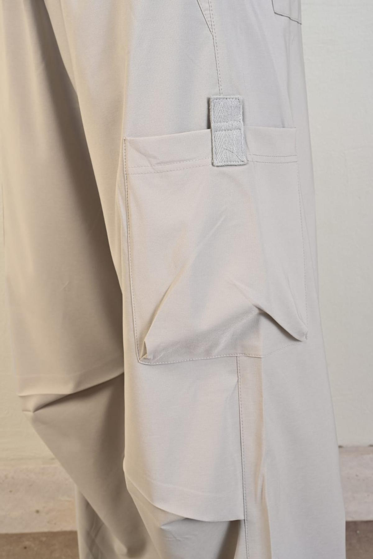 Wholesale Men Gray Cargo Pants 738255