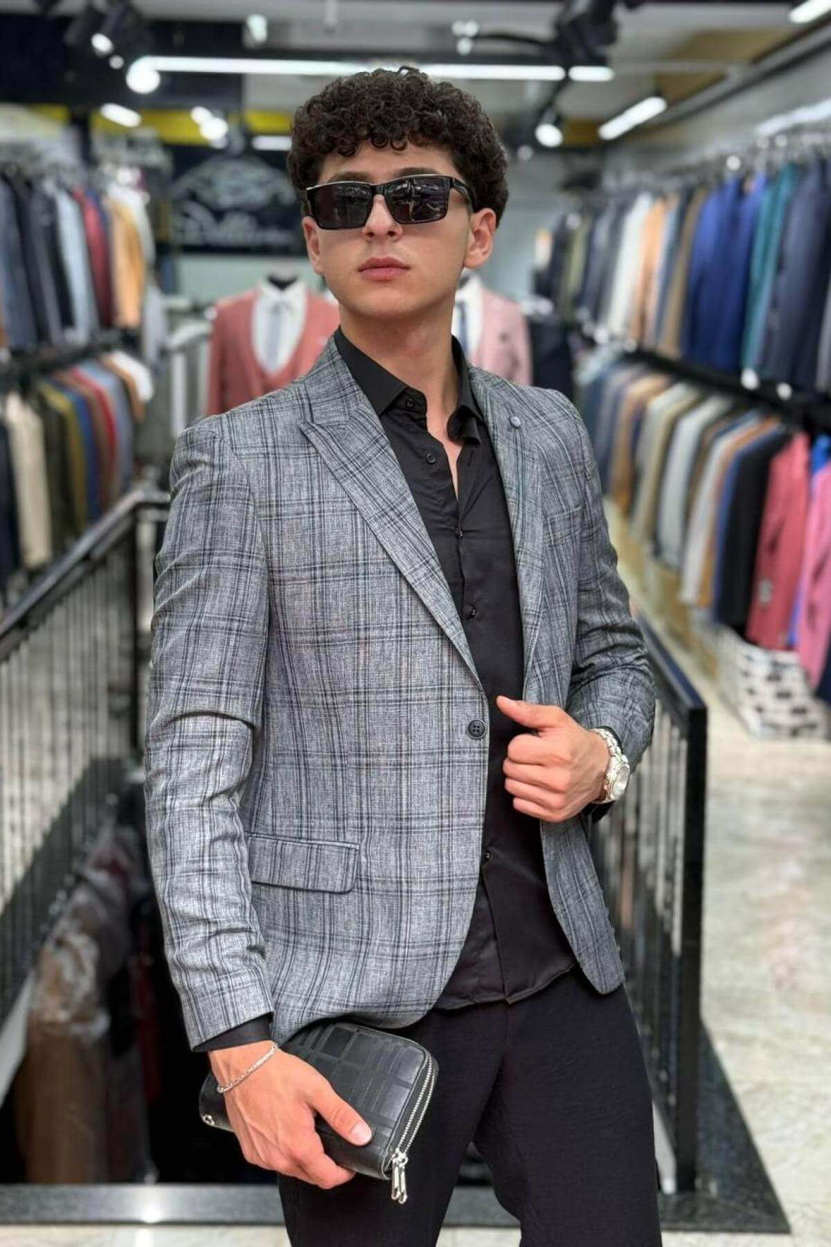 Wholesale Men Gray Plaid Blazer 738065