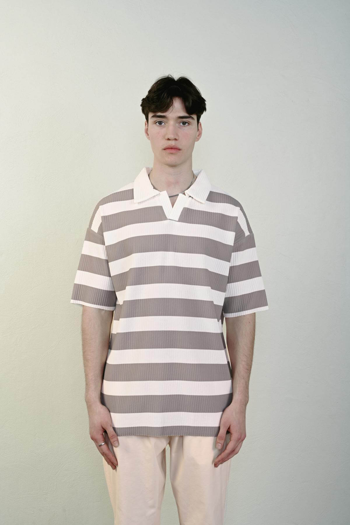 Wholesale Men Gray T-shirt 721609