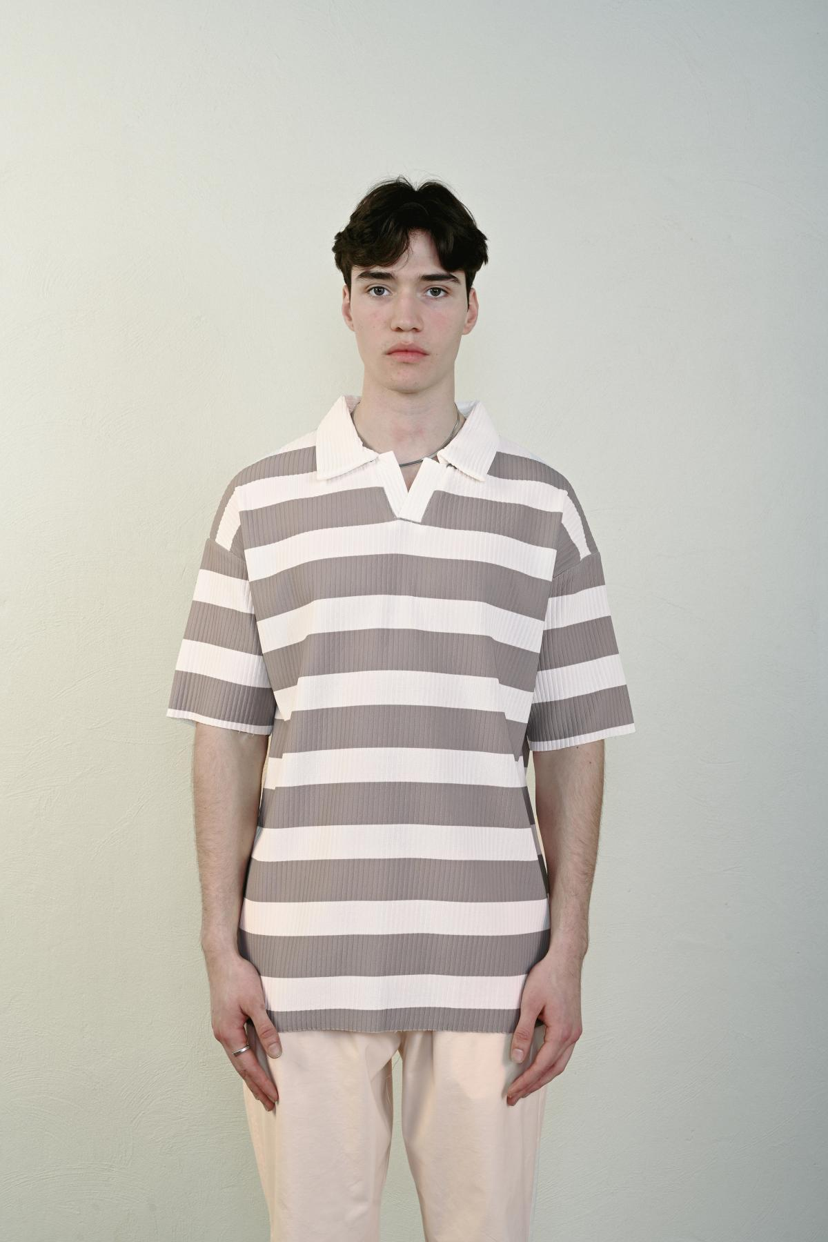 Wholesale Men Gray T-shirt 721609