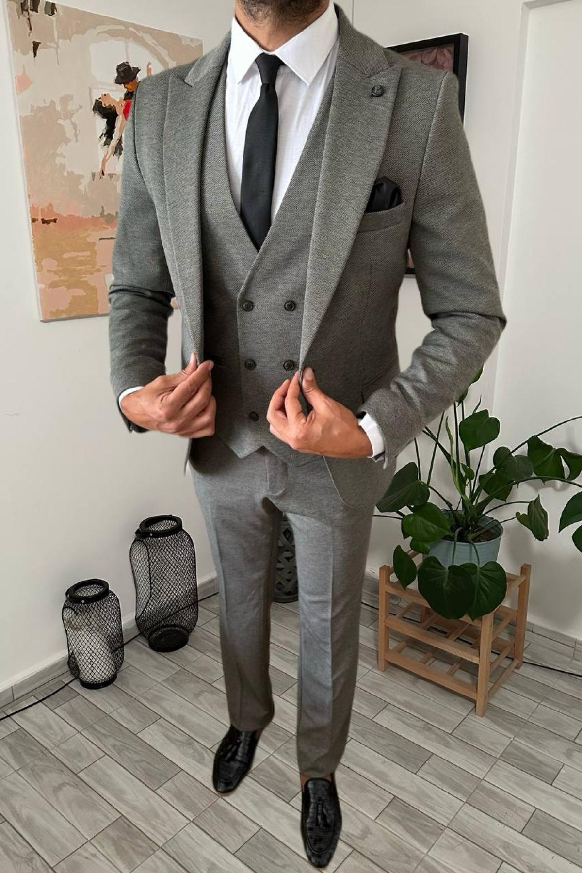 Wholesale Men Greige Three Piece Suits Plus Size Blazer Vest and Trousers 708951
