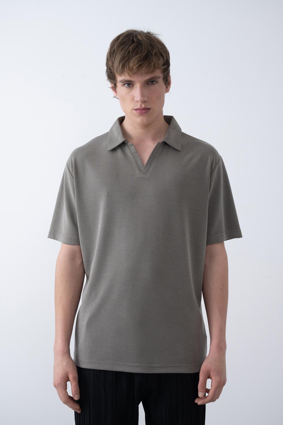 Wholesale Men Khaki T-shirt 723116